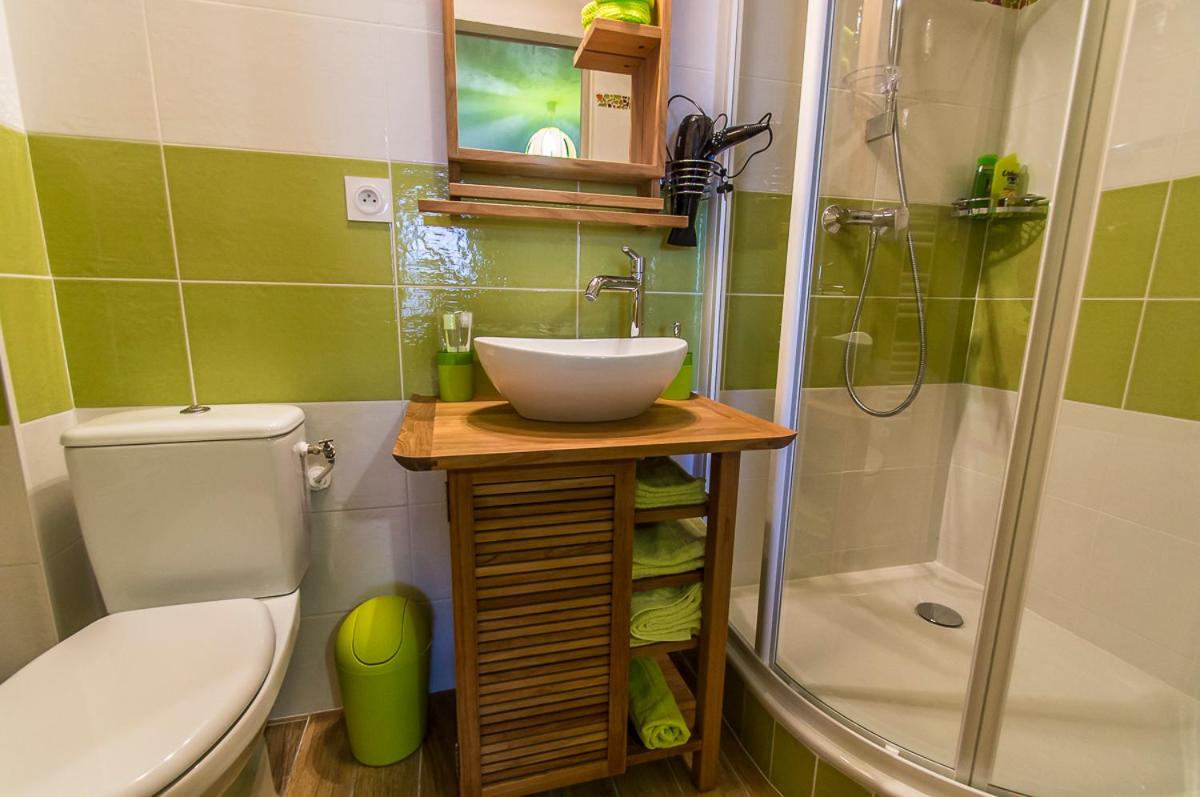 Au Gite L'Écoline 5 étoiles Isère 113m2 vue de rêve piscine