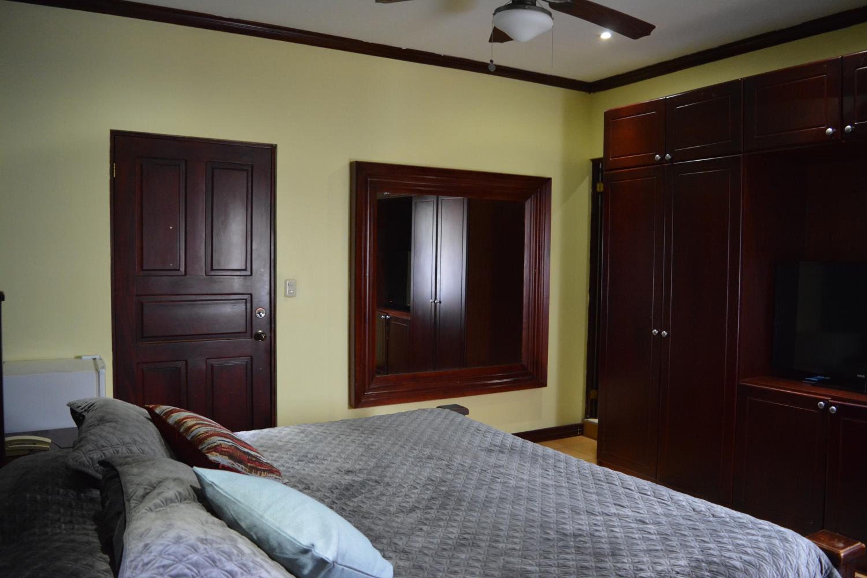 Hotel CR Lounge by Little Havana