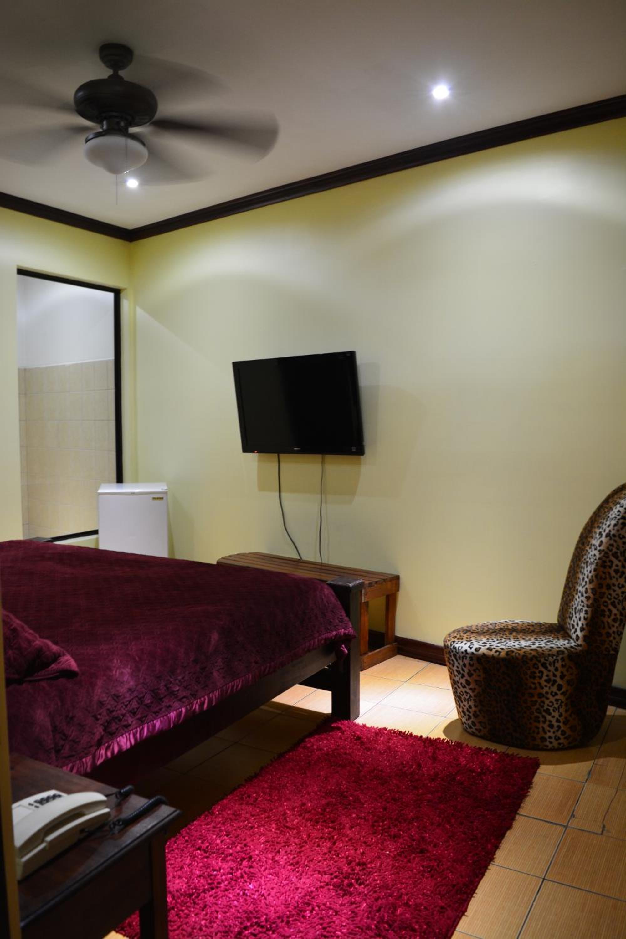 Hotel CR Lounge by Little Havana