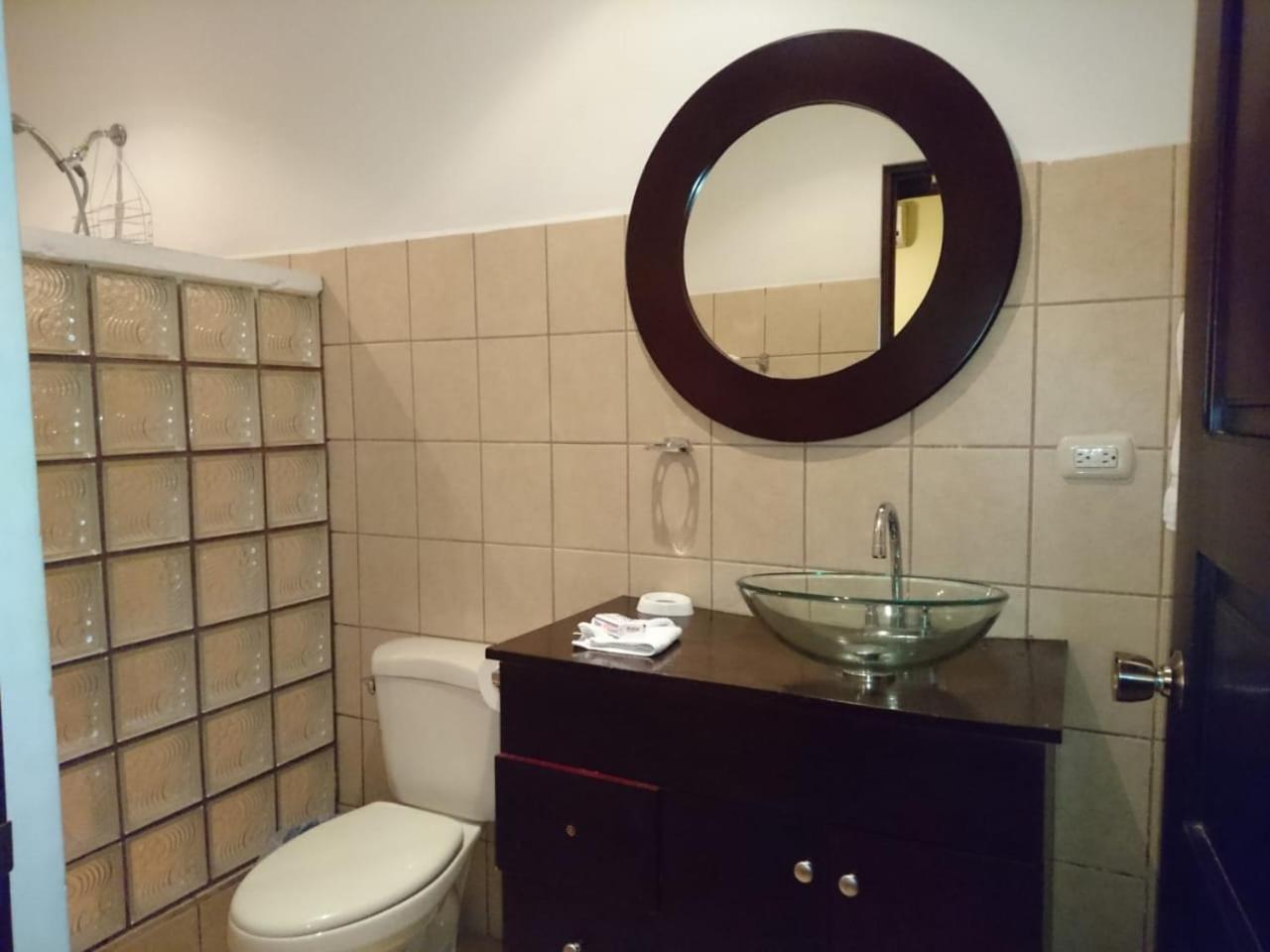 Hotel CR Lounge by Little Havana