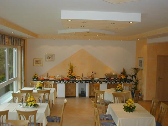 Hotel Pit Lane 