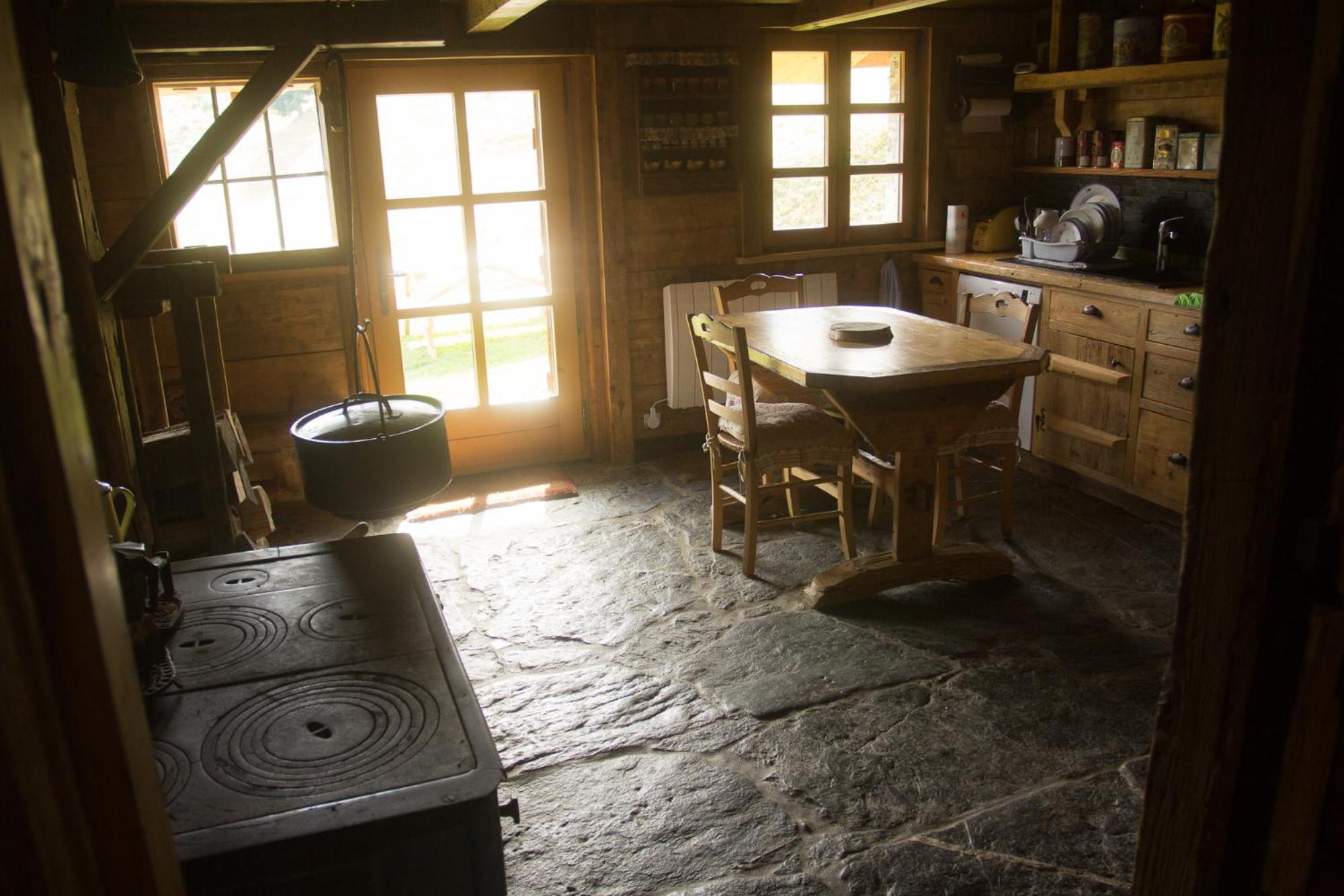 Reine des Aravis - chalet isolé