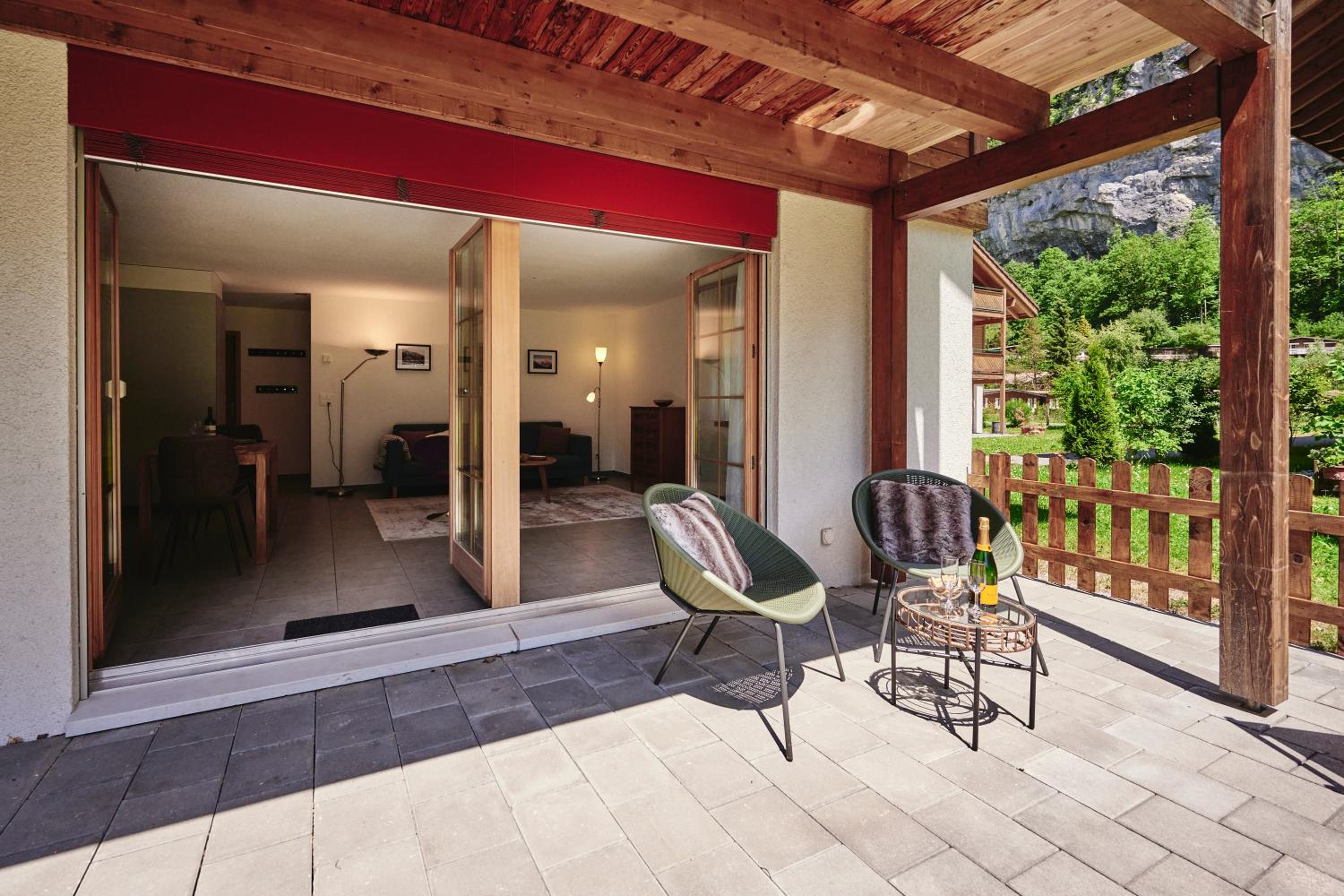 Apartment Trümmelbach, Comfortabl & Cozy, Private Terrace with best views
