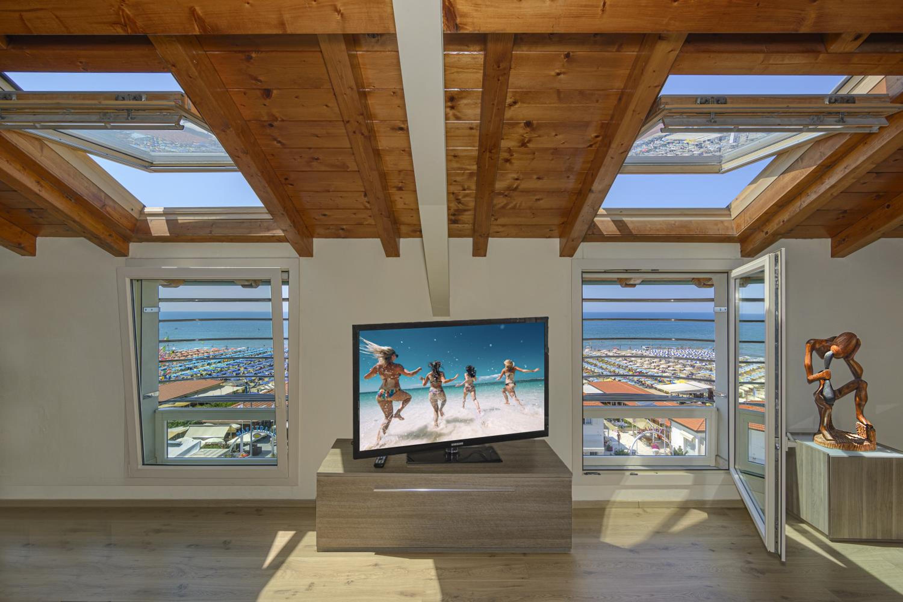 Attico panoramico fronte mare view 3
