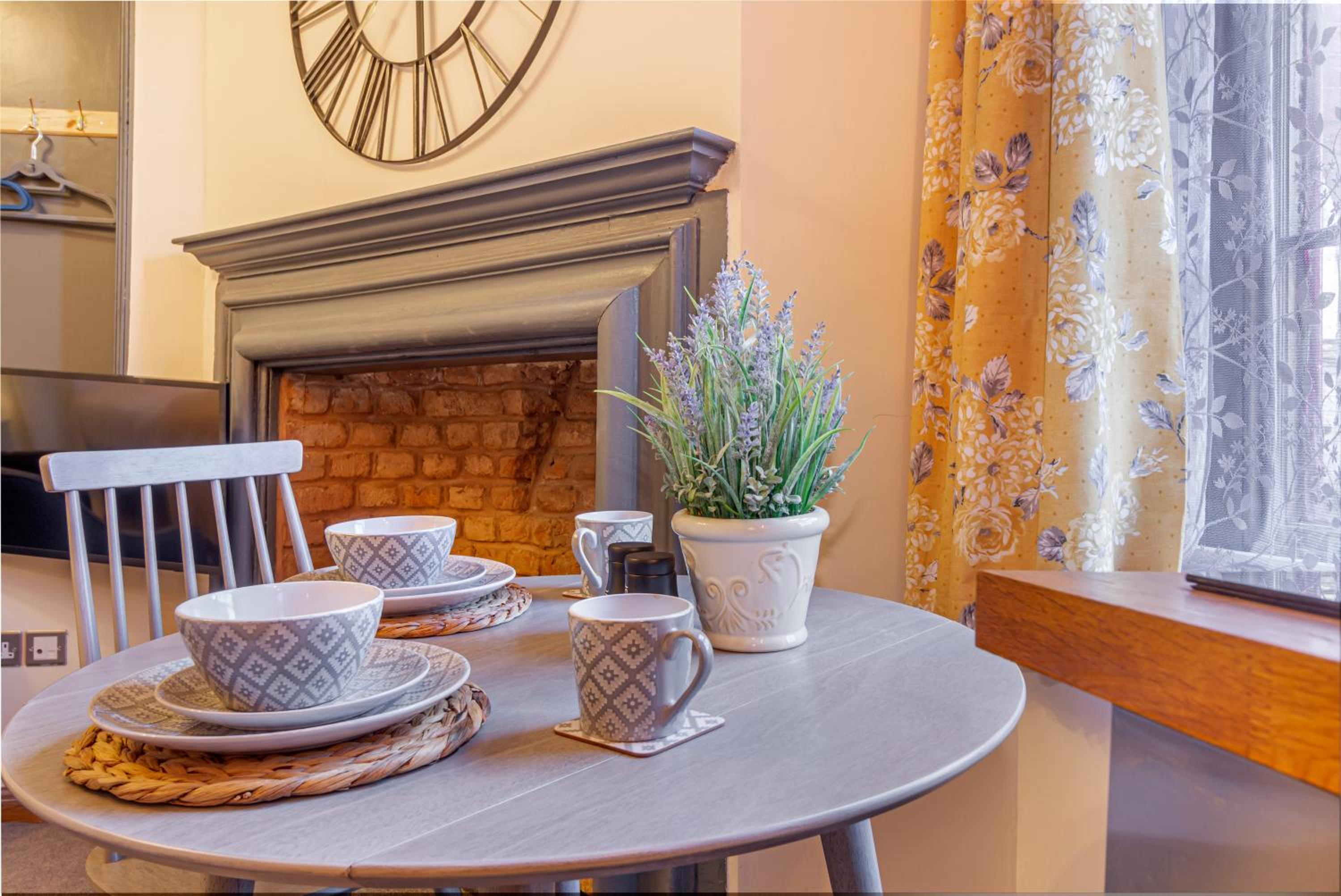 Guest Homes - The Merchant House Apartments