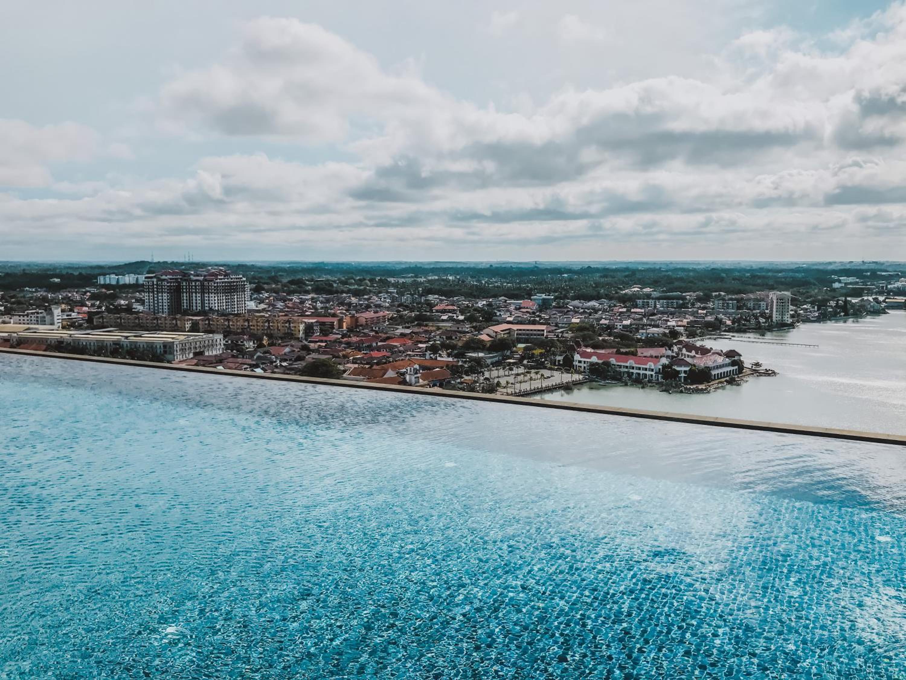 Melaka Vacations - Cozy Malacca Strait Studio  Highest View 180 - Property Image 12