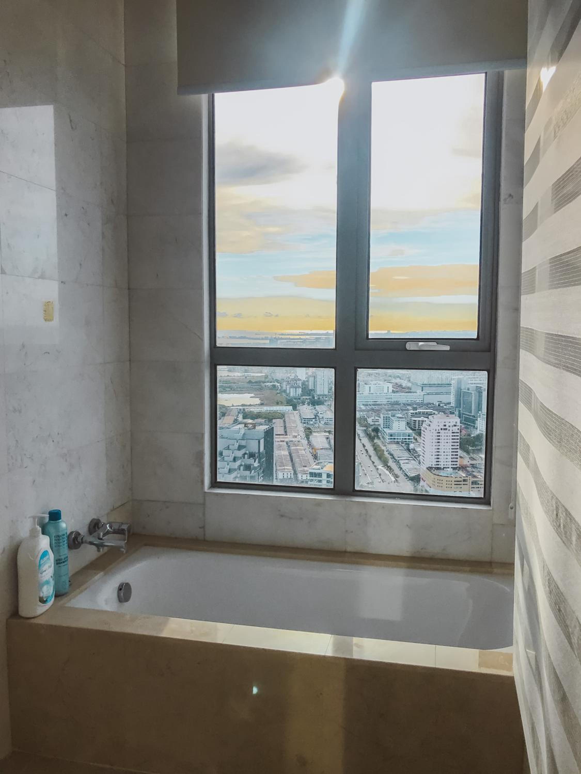 Melaka Vacations - Cozy Malacca Strait Studio  Highest View 180 - Property Image 7