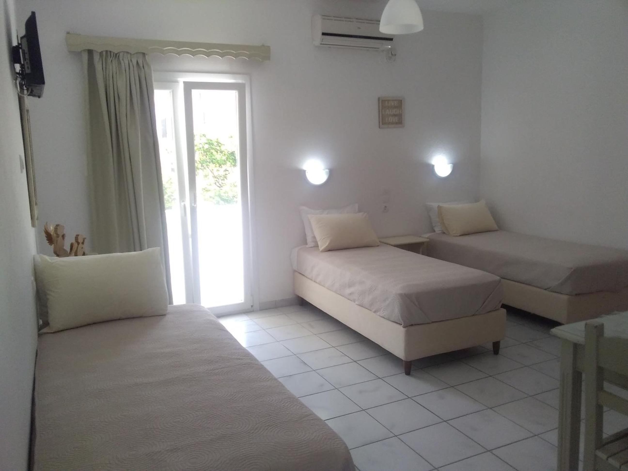 Gorgona Apartments & Studios view 4