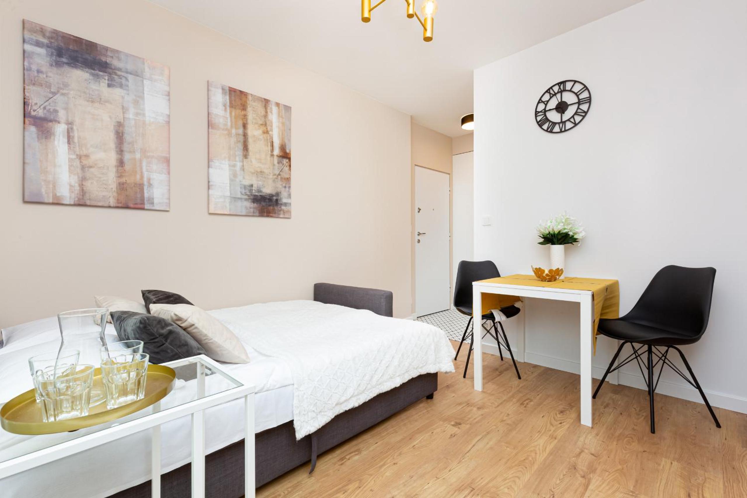 Mokotow Business Center Apartments by Renters view 3