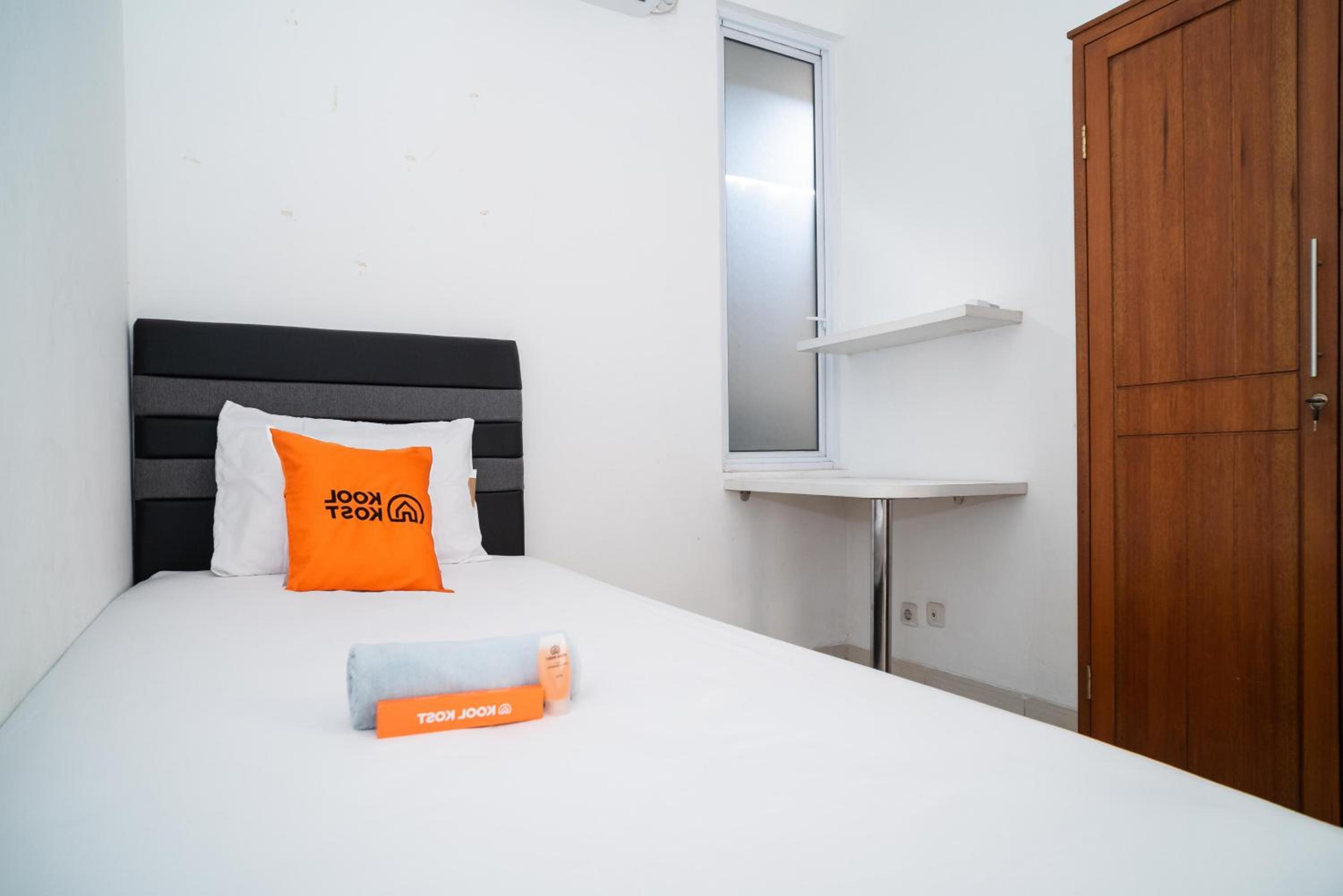KoolKost Syariah near Stasiun Rawa Buntu (Minimum Stay 6 Nights)