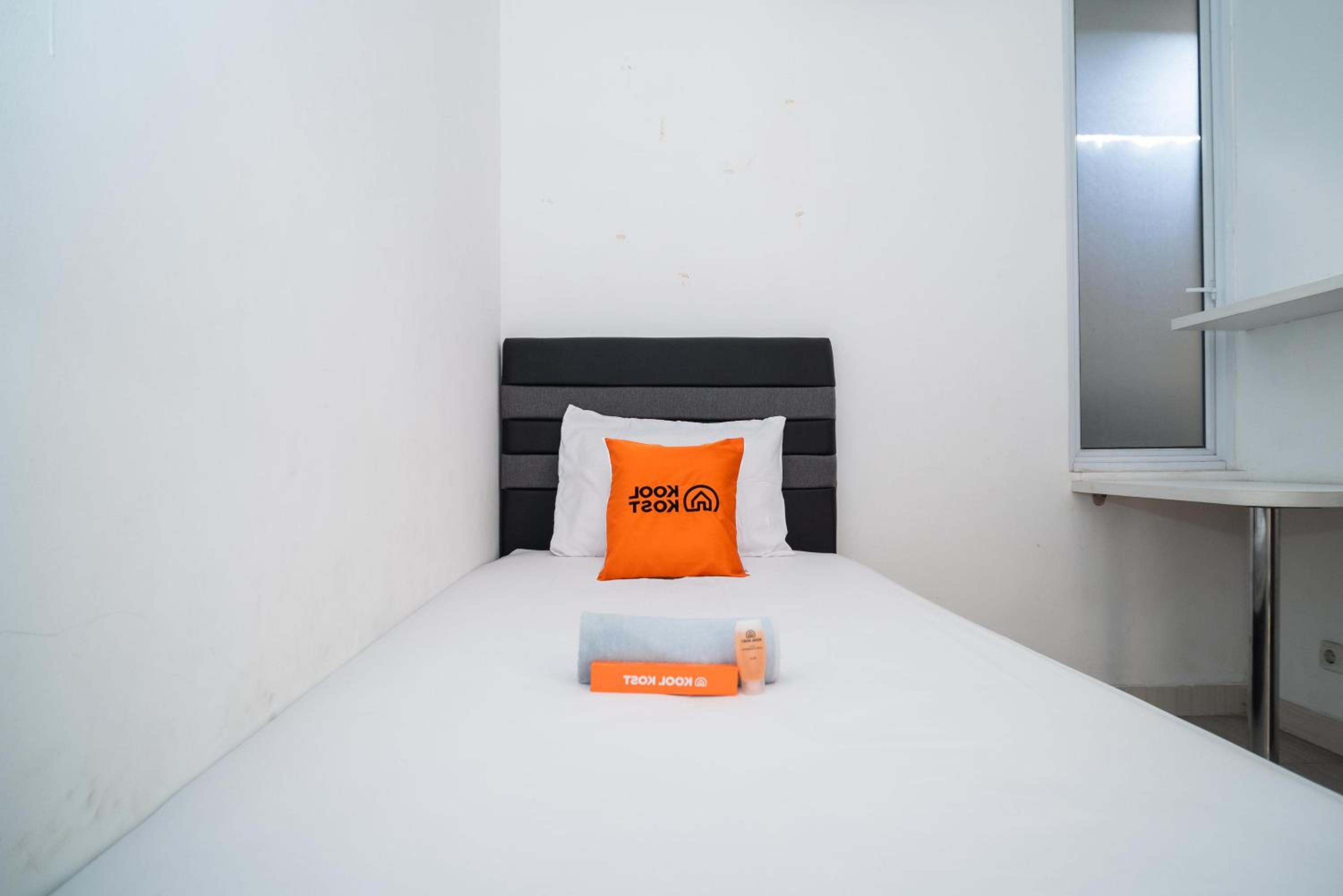 KoolKost Syariah near Stasiun Rawa Buntu (Minimum Stay 6 Nights)
