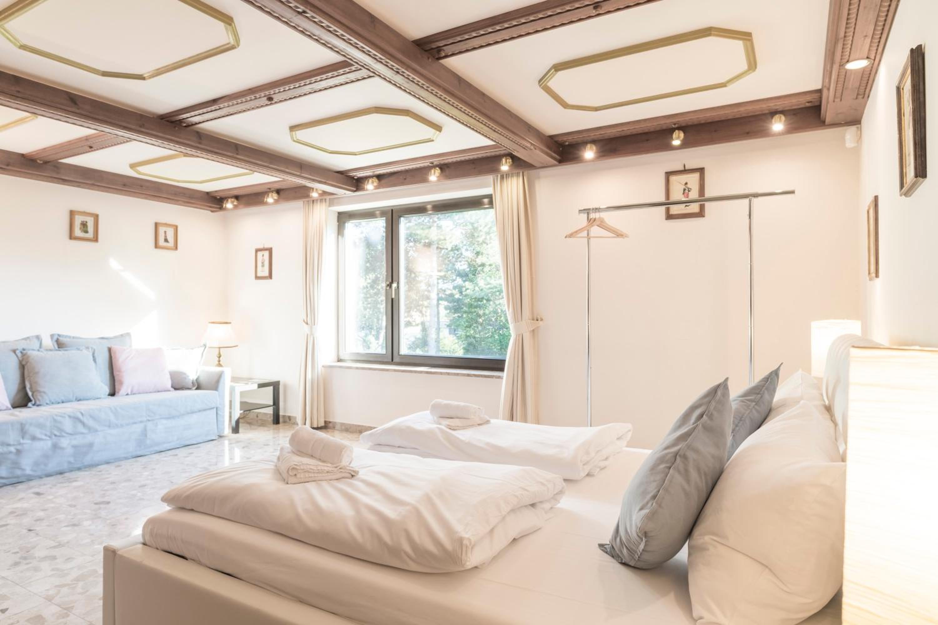 Yes, it is RETRO - Big Villa with Indoor Pool
