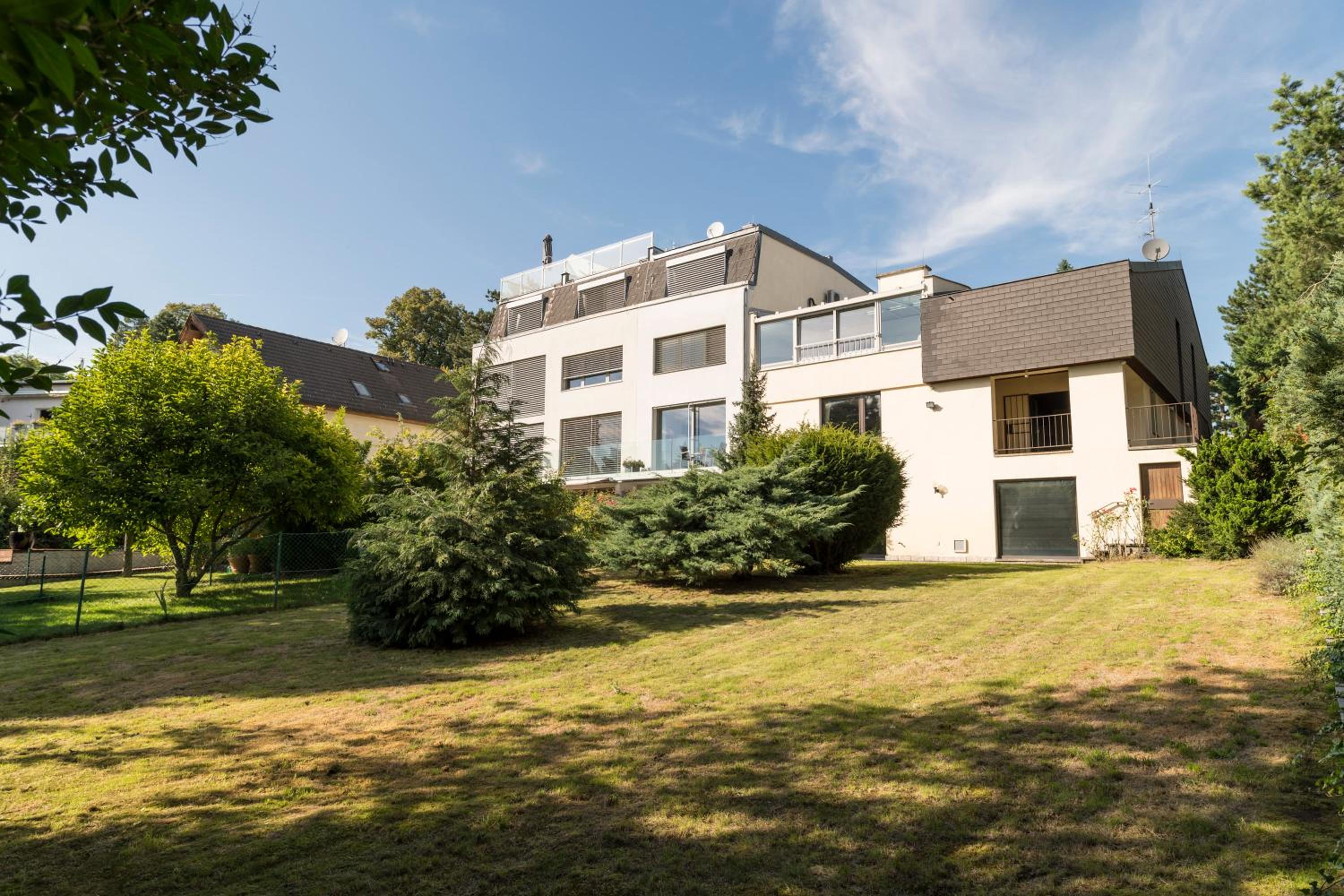 Yes, it is RETRO - Big Villa with Indoor Pool