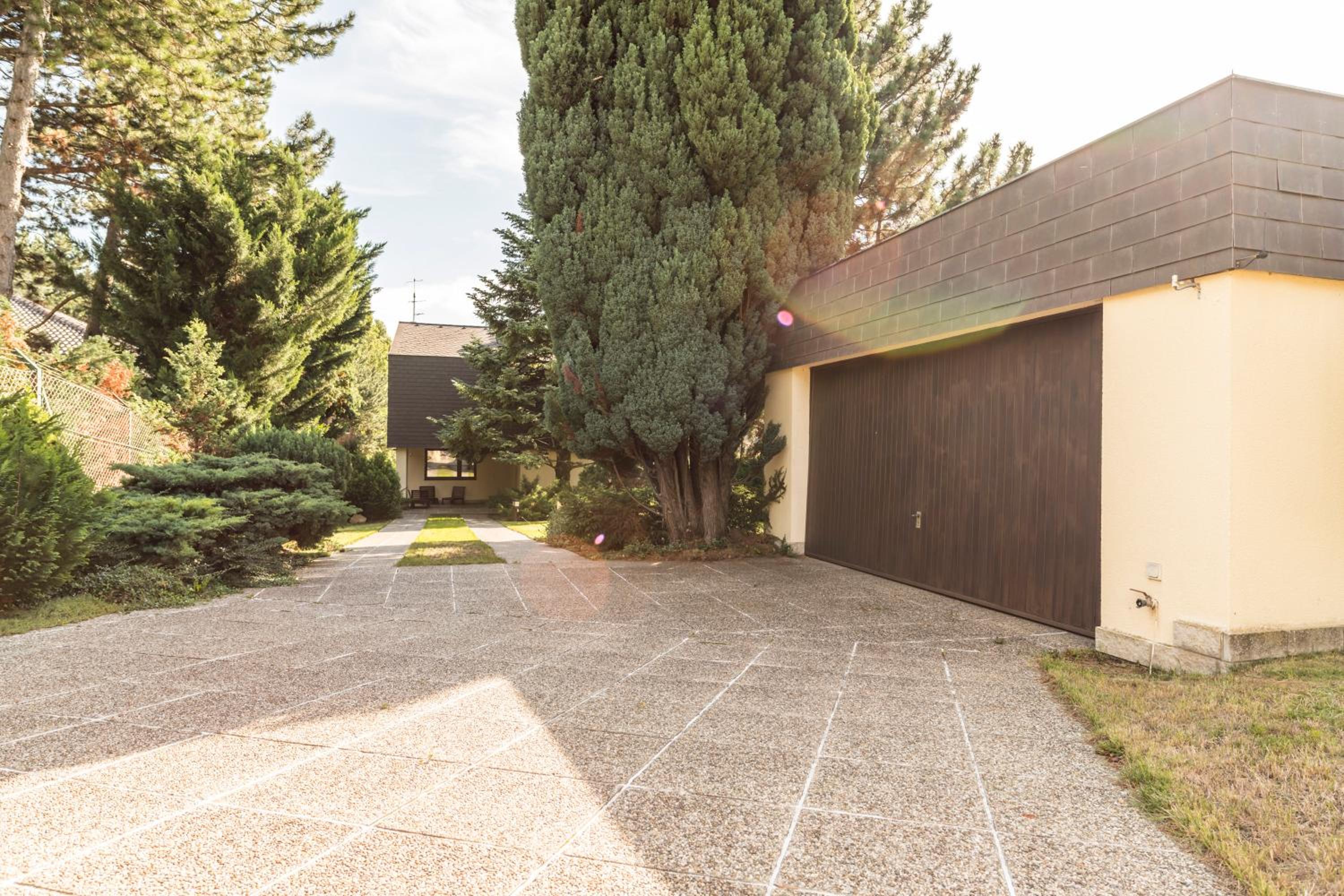 Yes, it is RETRO - Big Villa with Indoor Pool