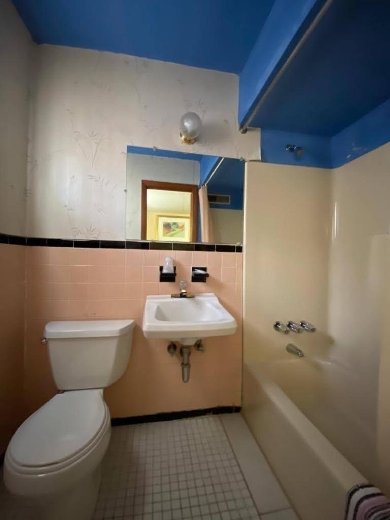 Budget Inn, Fotografia 16