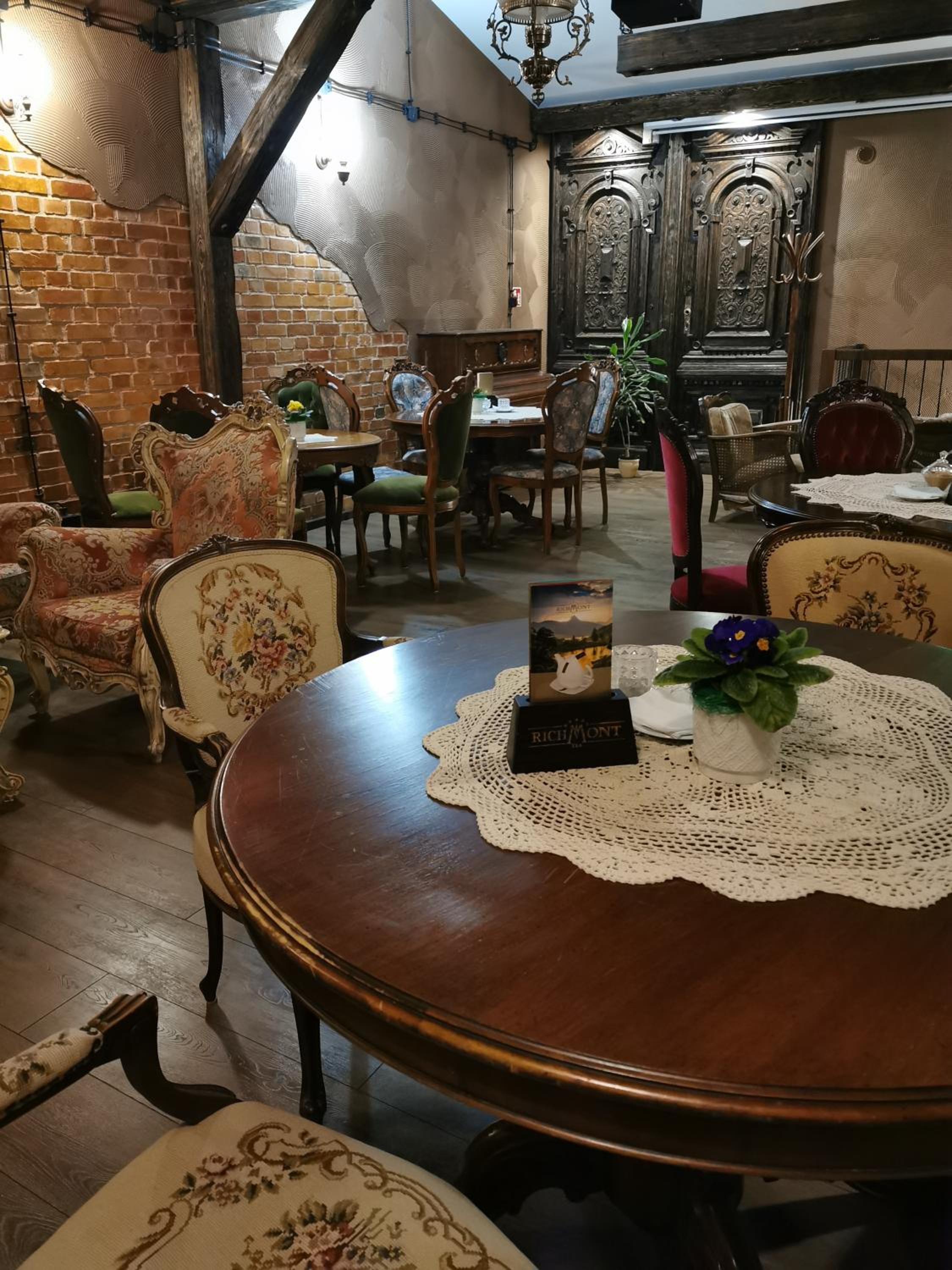 restaurant