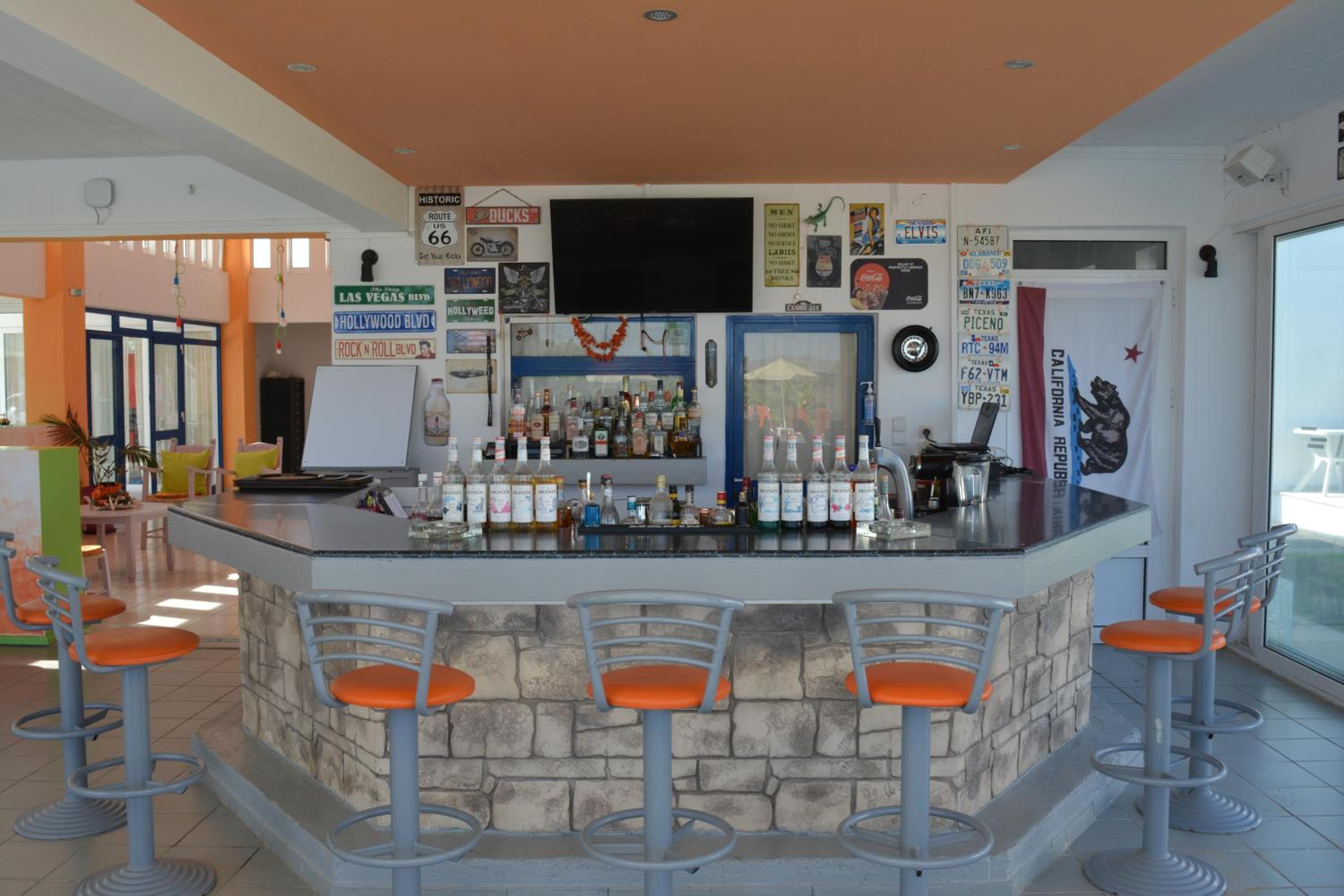 bar
