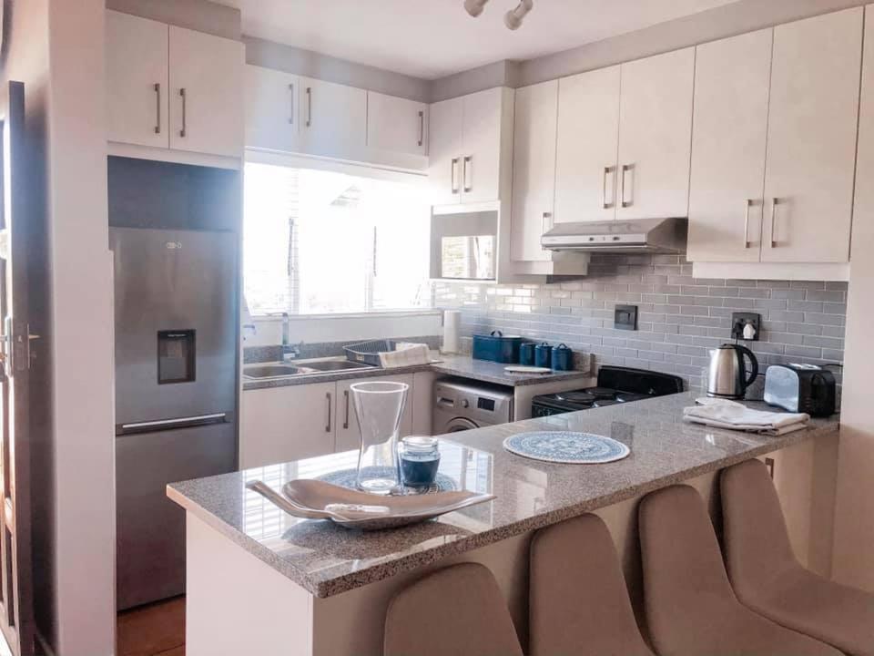 Newly Renovated 2 bed Apartment - Kingston Estate