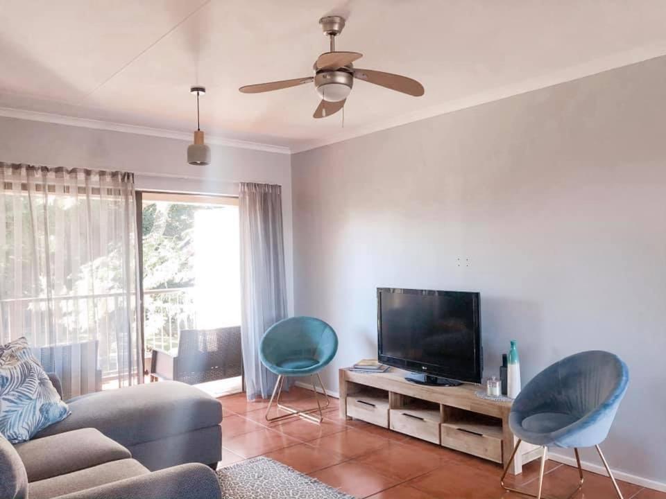 Newly Renovated 2 bed Apartment - Kingston Estate view 2