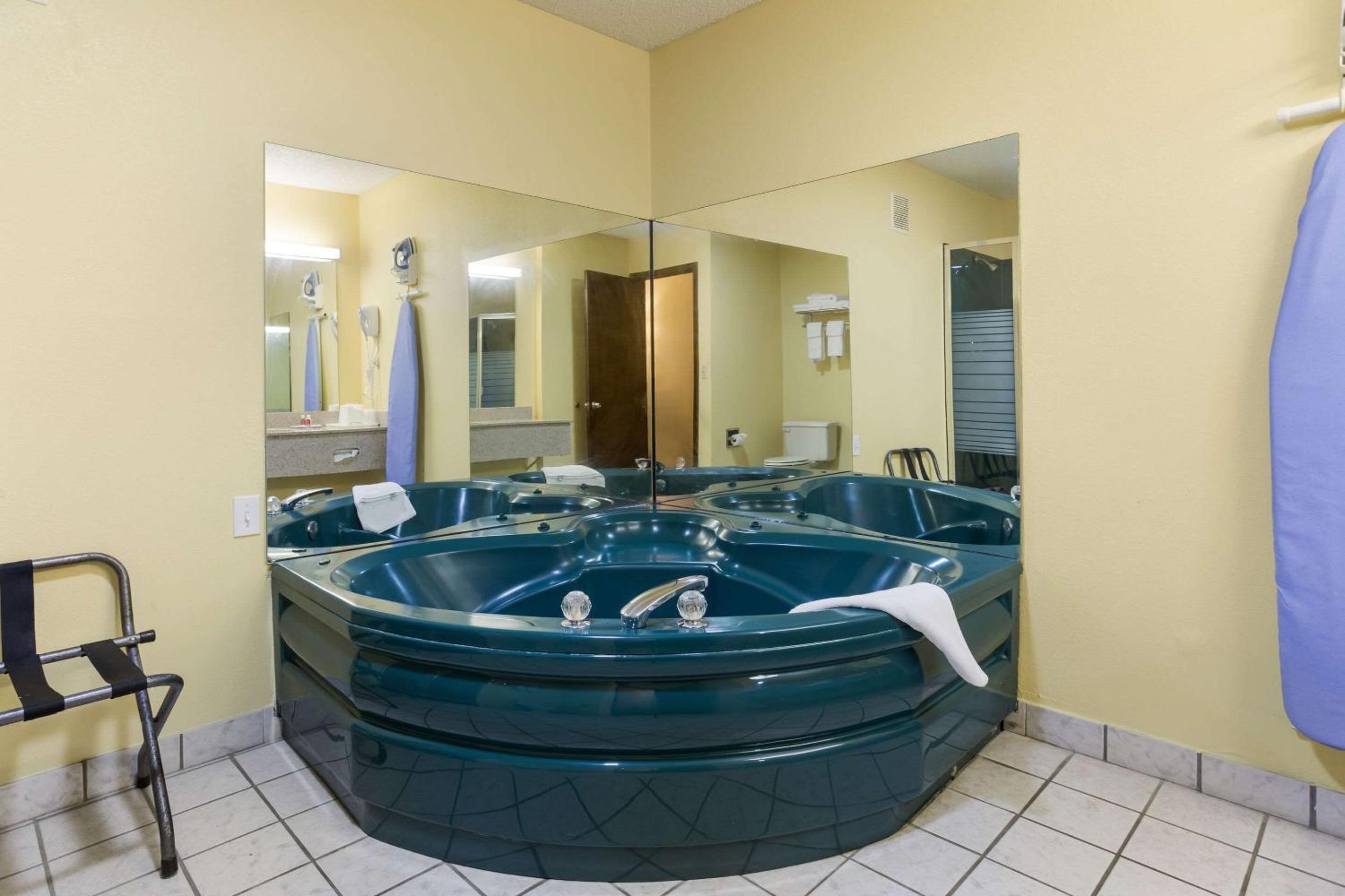 Jacuzzi