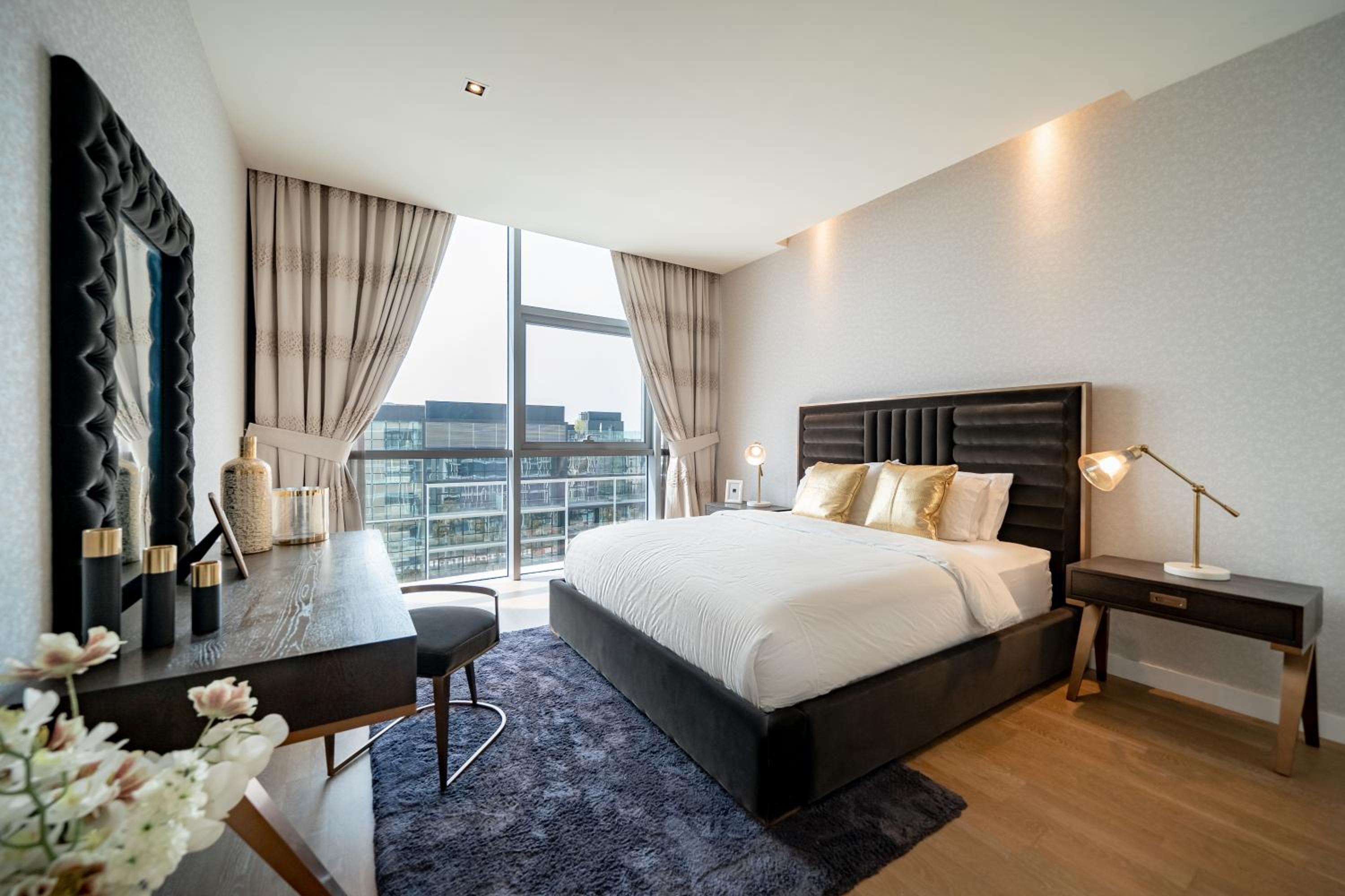 HiGuests - Stunning Family Size Apt with Panoramic Views