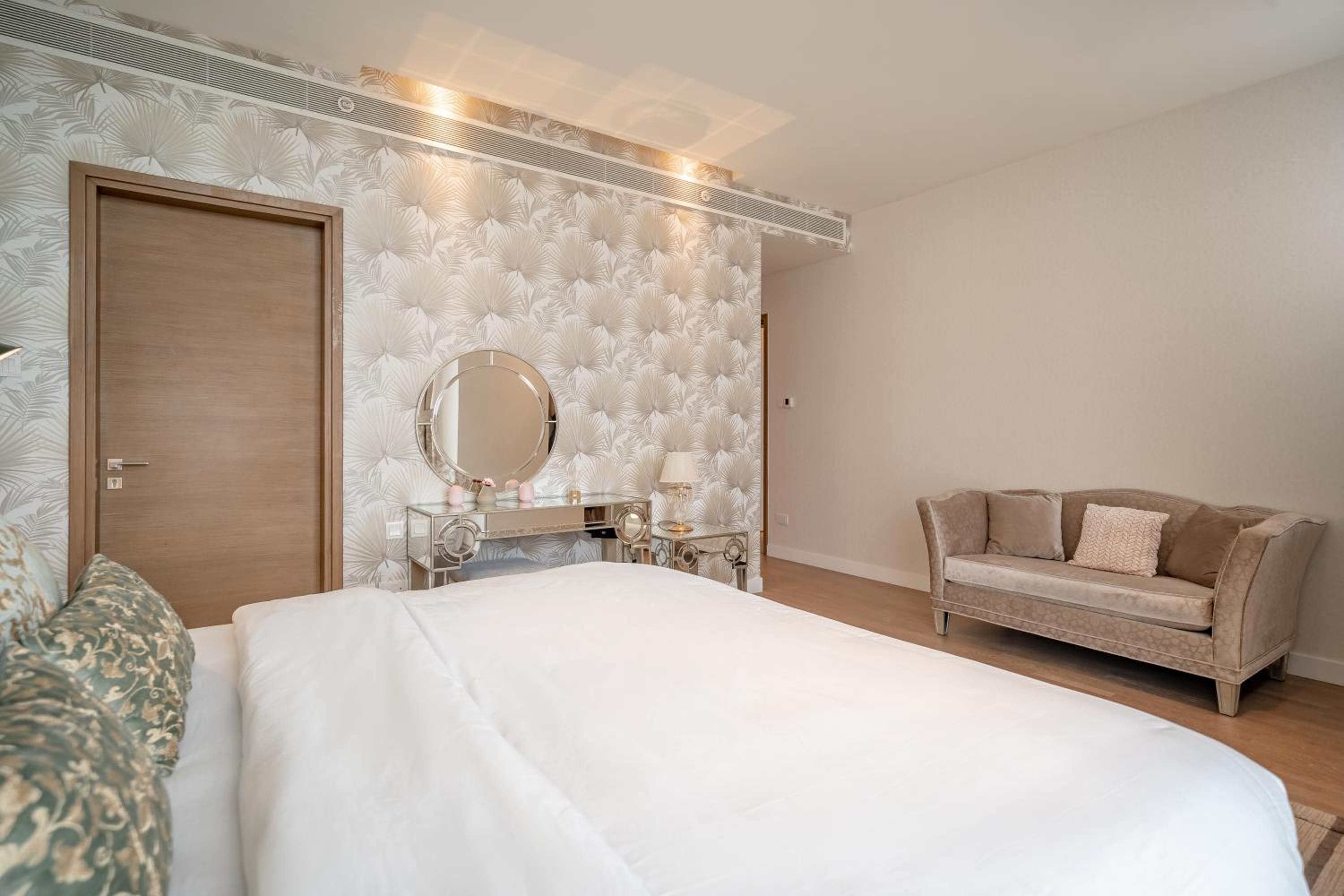 HiGuests - Stunning Family Size Apt with Panoramic Views