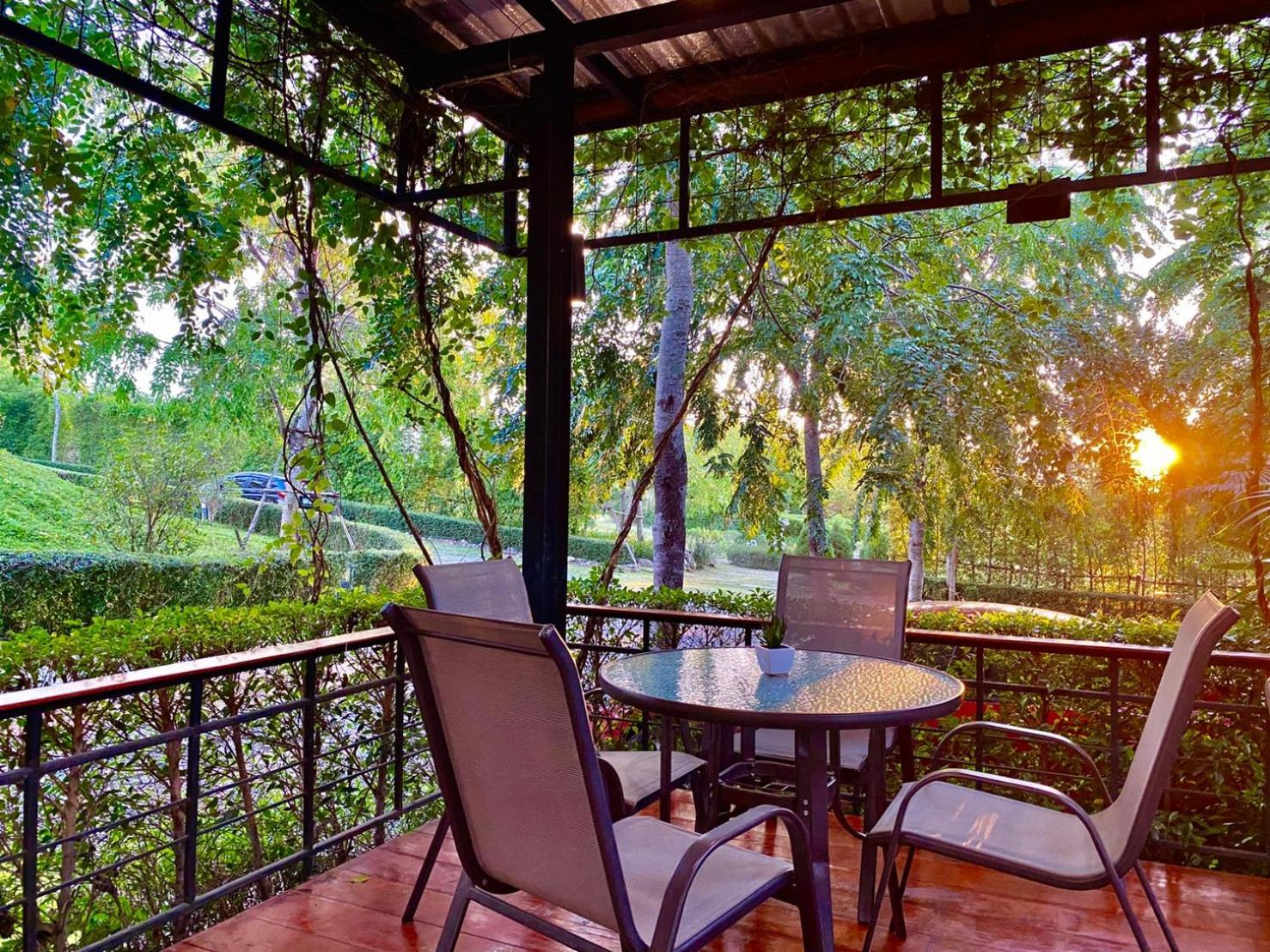 Balcony & Terrace