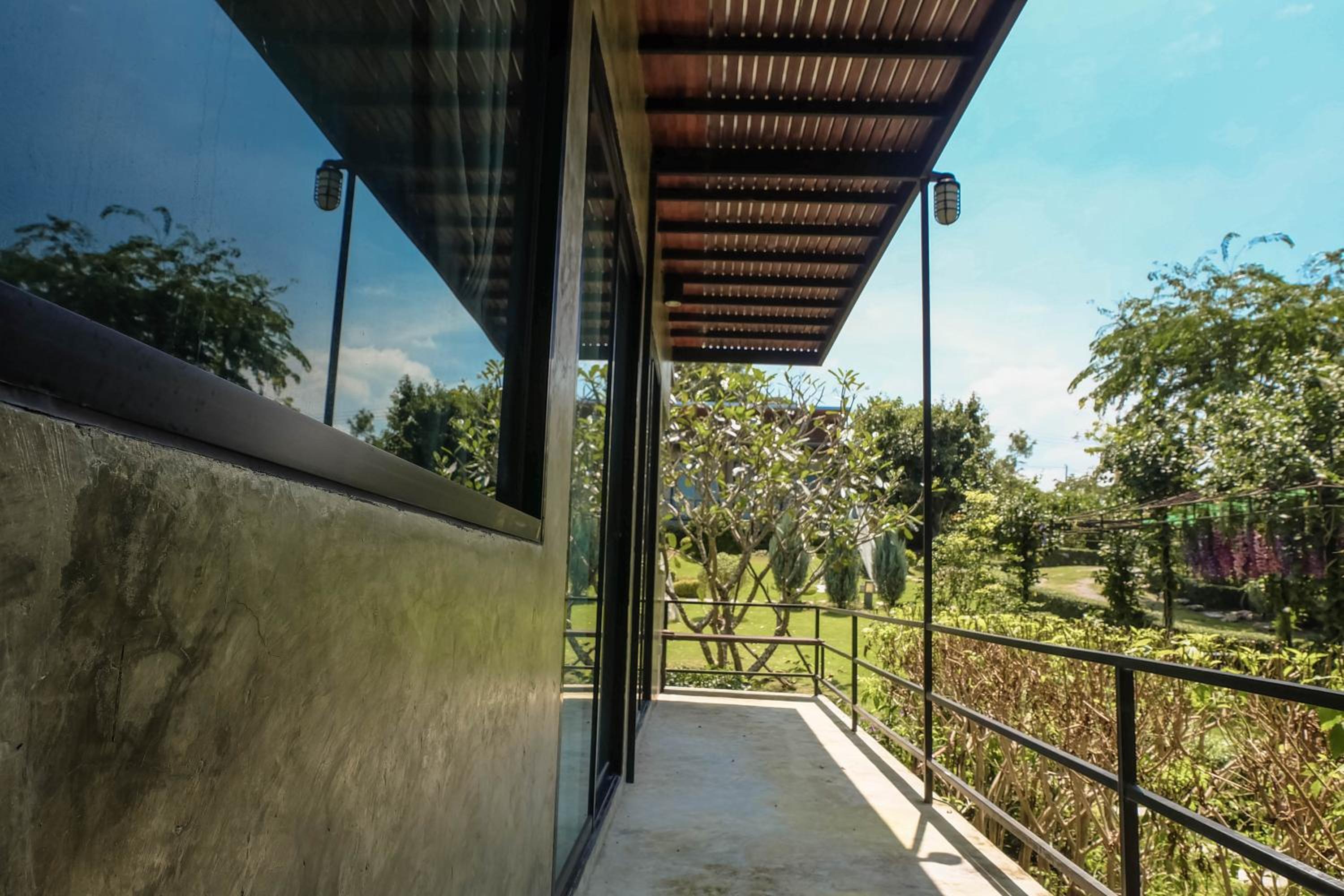 balcony