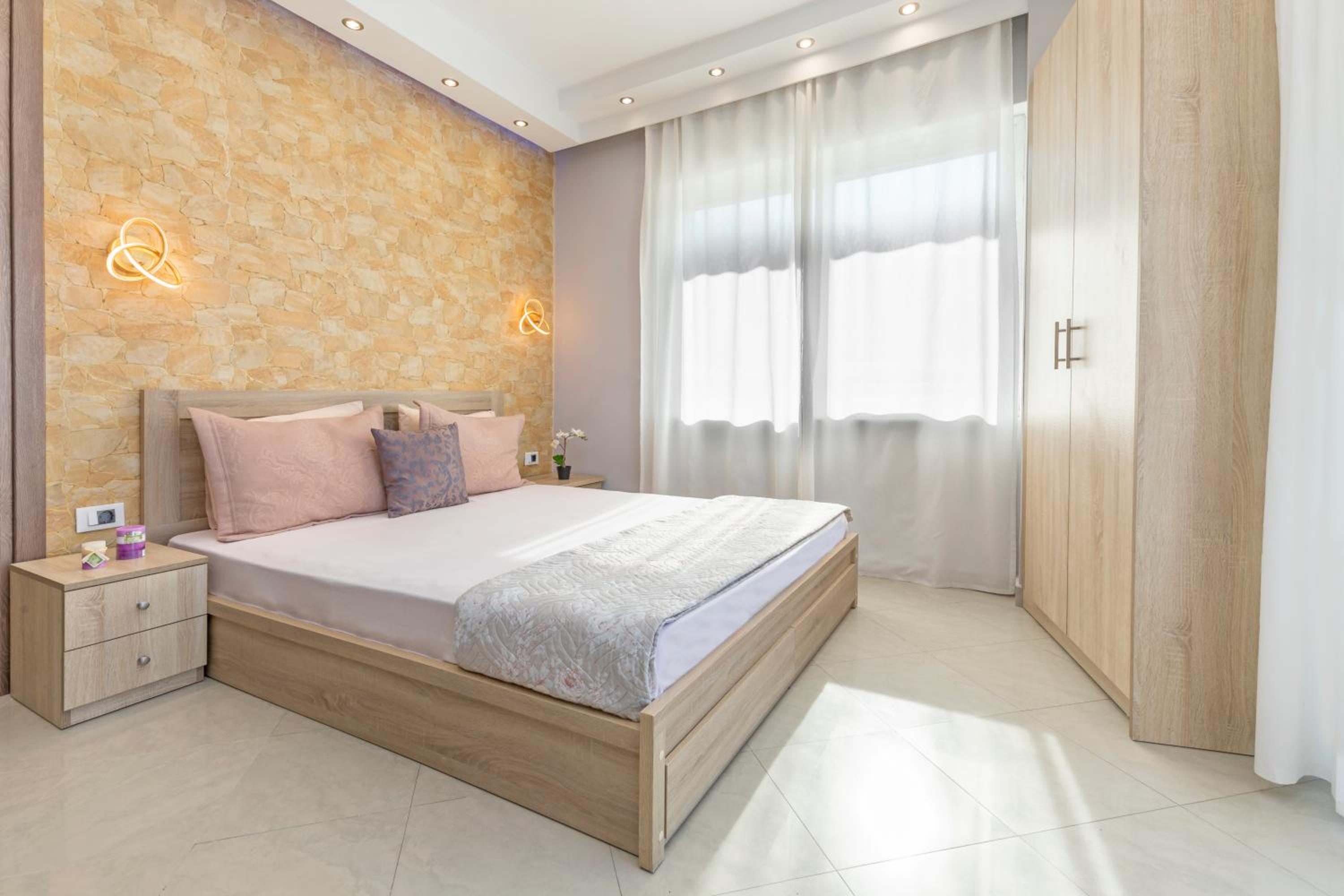 4. Sea view luxury suite for 4 in Rhodes centre! view 3