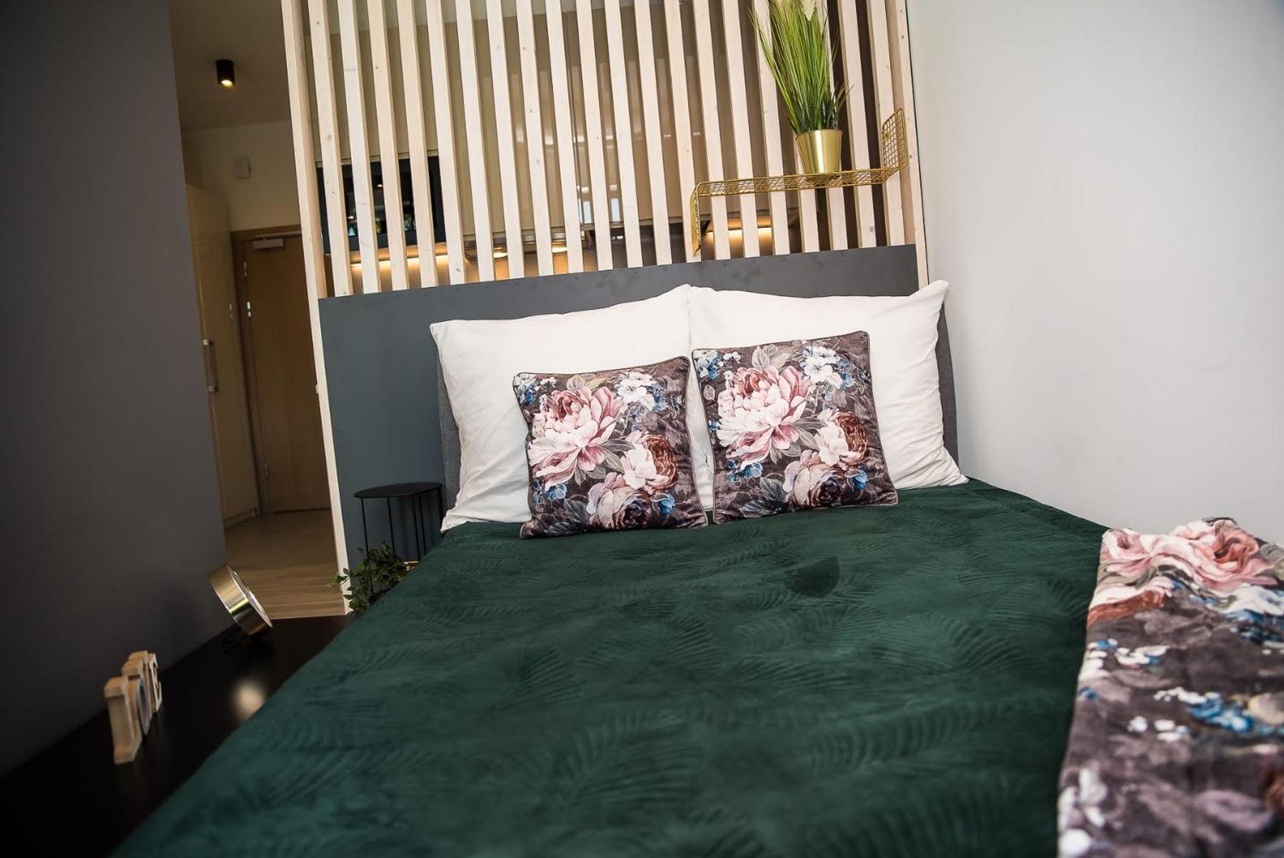 EASY RENT Apartments -BUSINESS CENTER 39 view 3