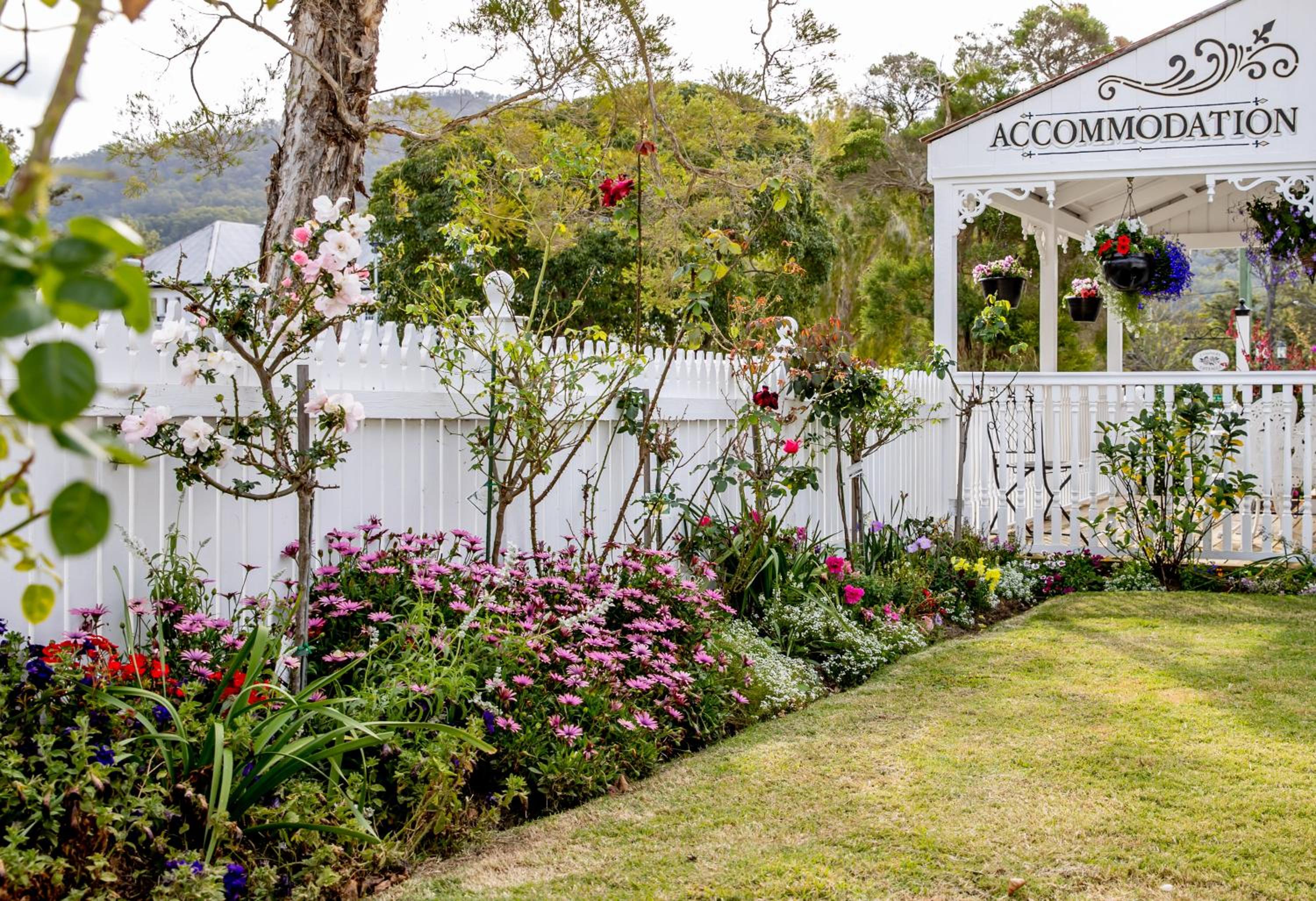 Canungra Cottages - Boutique Bed and Breakfast
