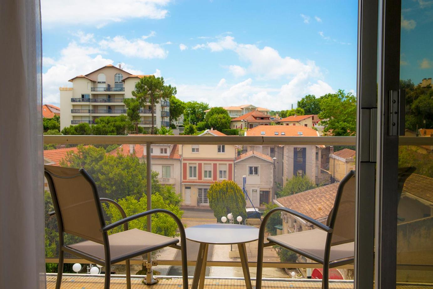 balcony