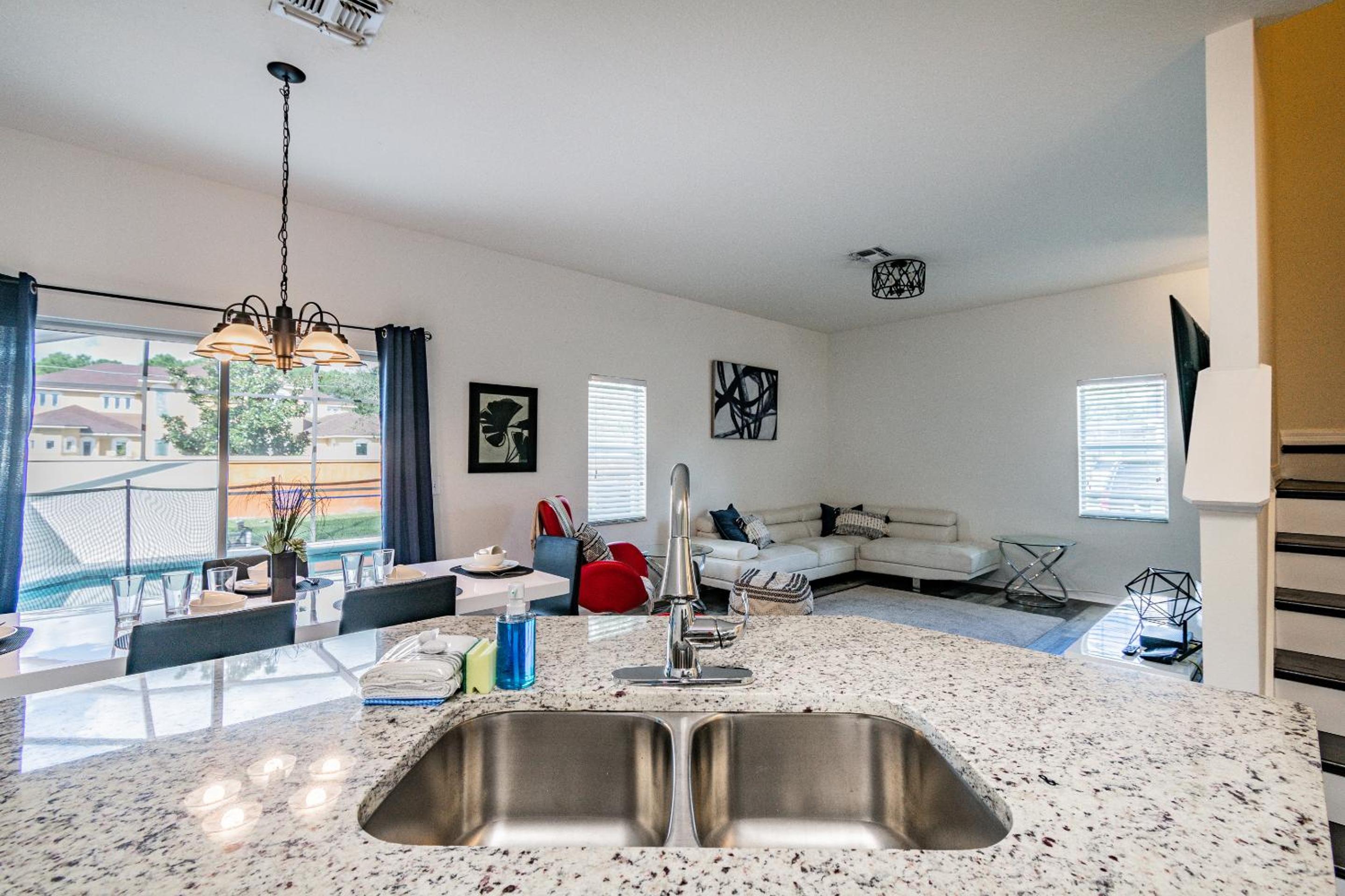 Renovated TownHouse with Private Pool Home 5 STARS