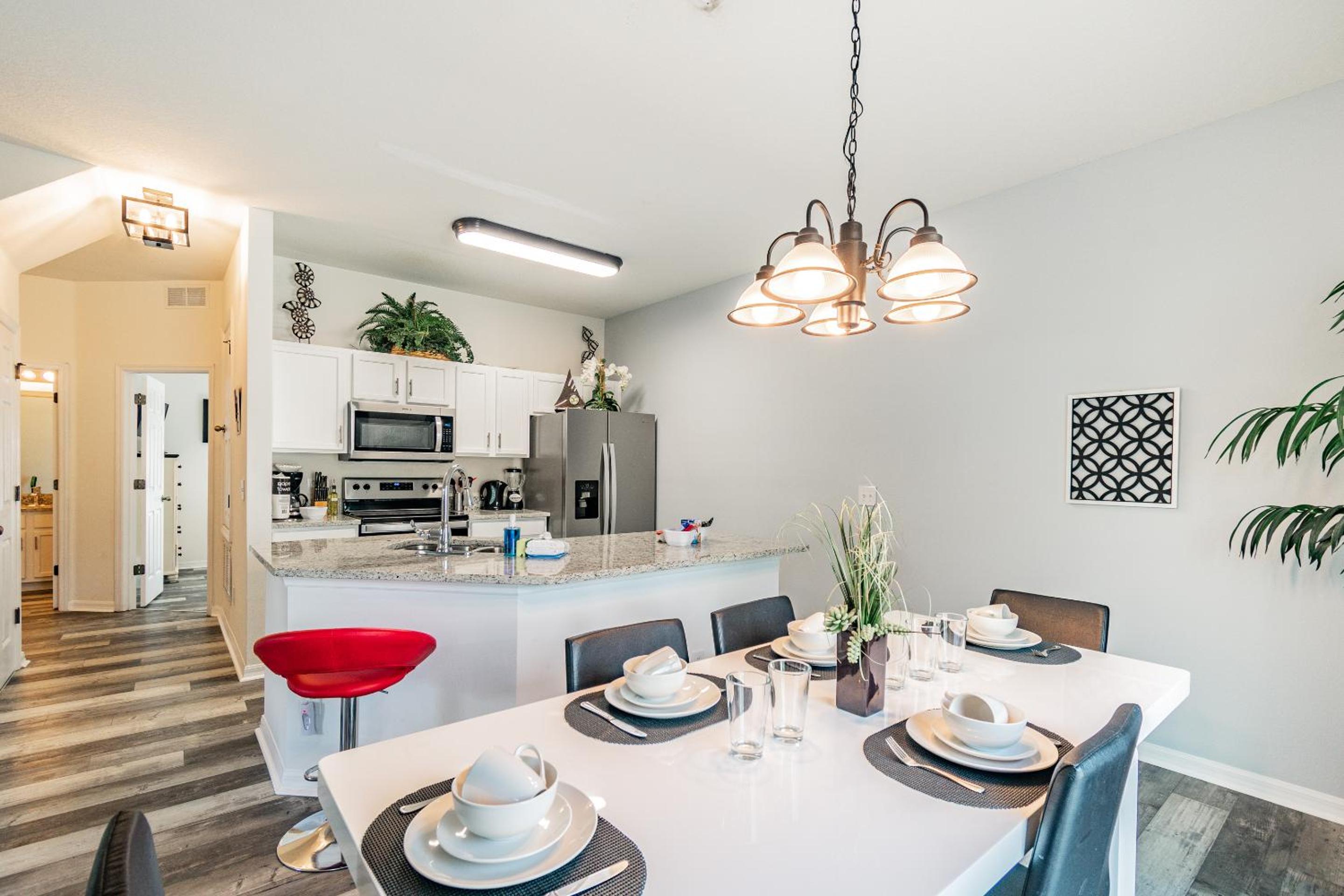 Renovated TownHouse with Private Pool Home 5 STARS