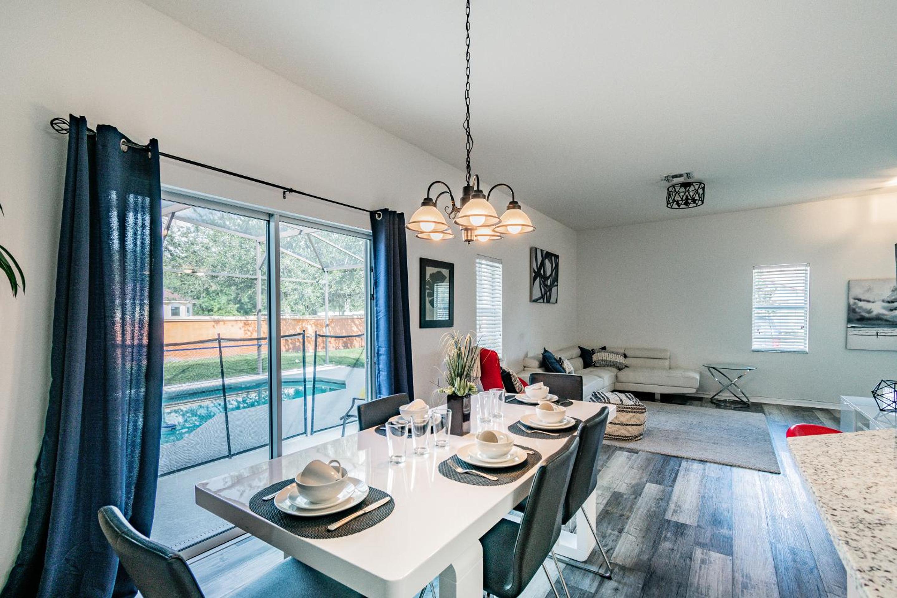 Renovated TownHouse with Private Pool Home 5 STARS