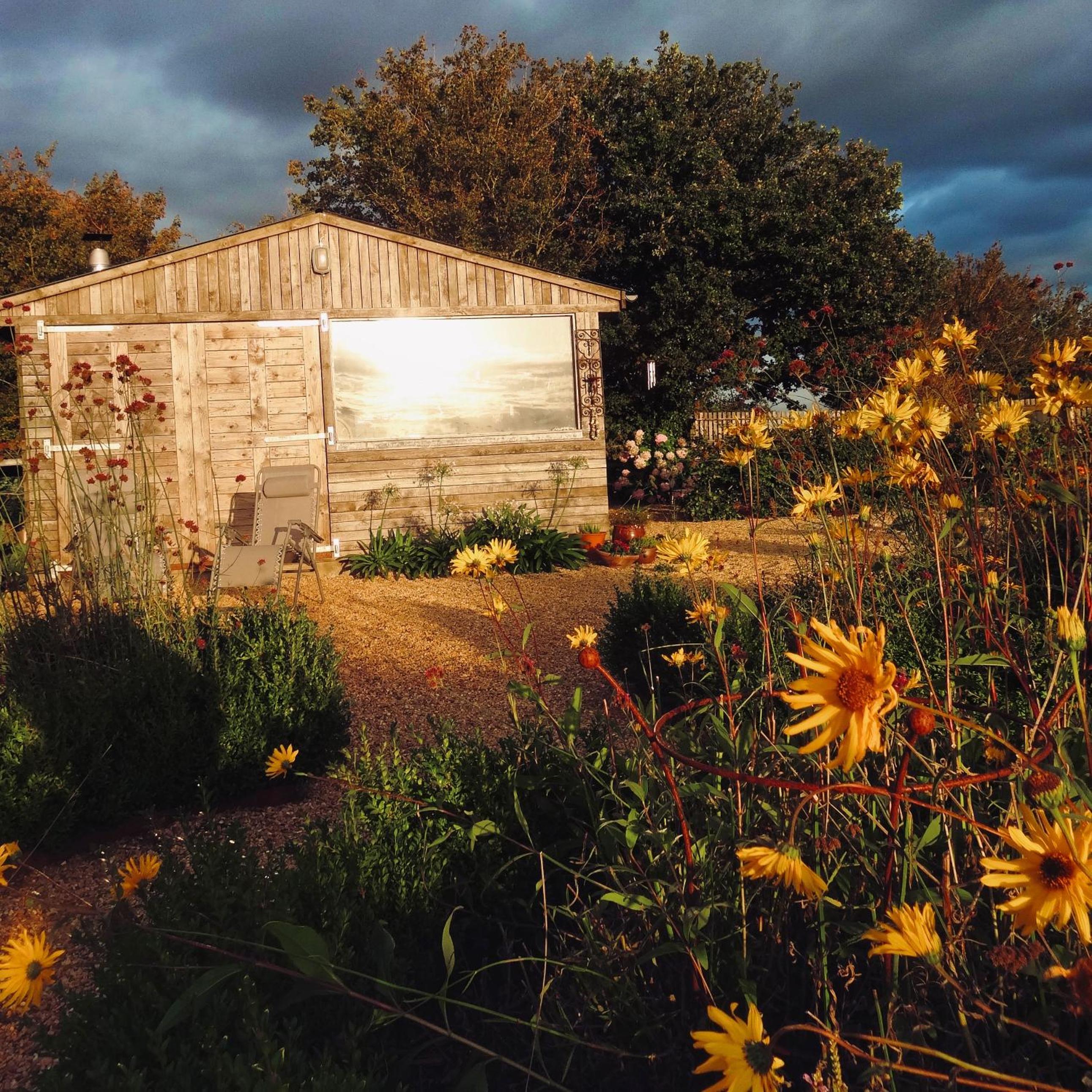 The Oaks Glamping - Pips Cabin view 5
