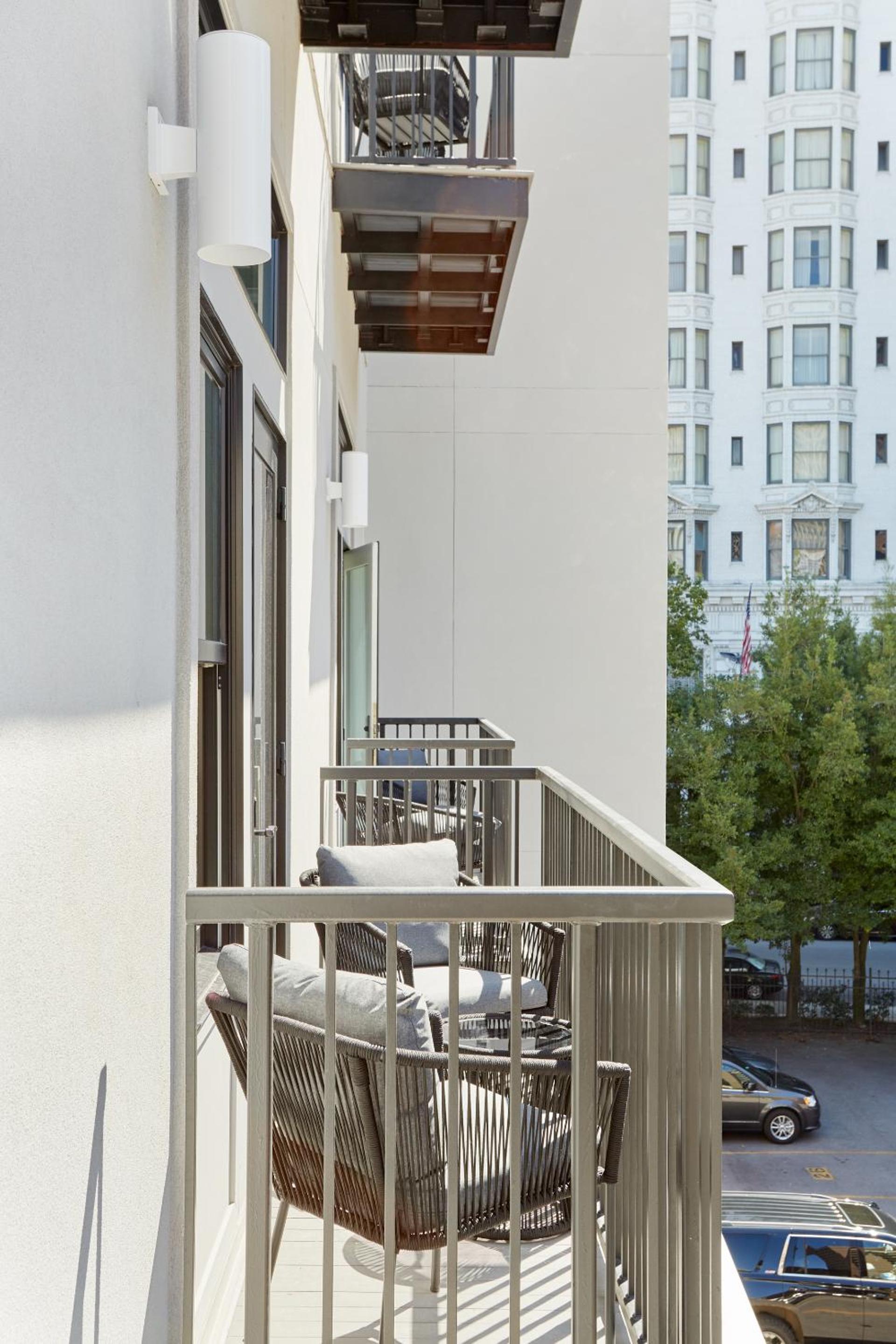 balcony