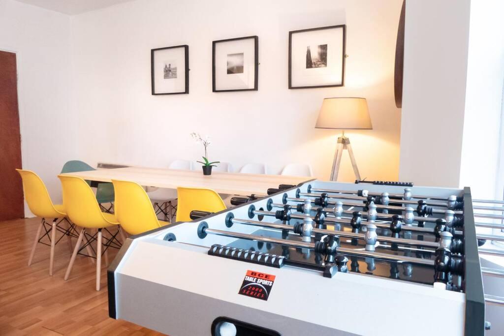 Apartment up to 9 close to Centre, big TV and WiFi view 2