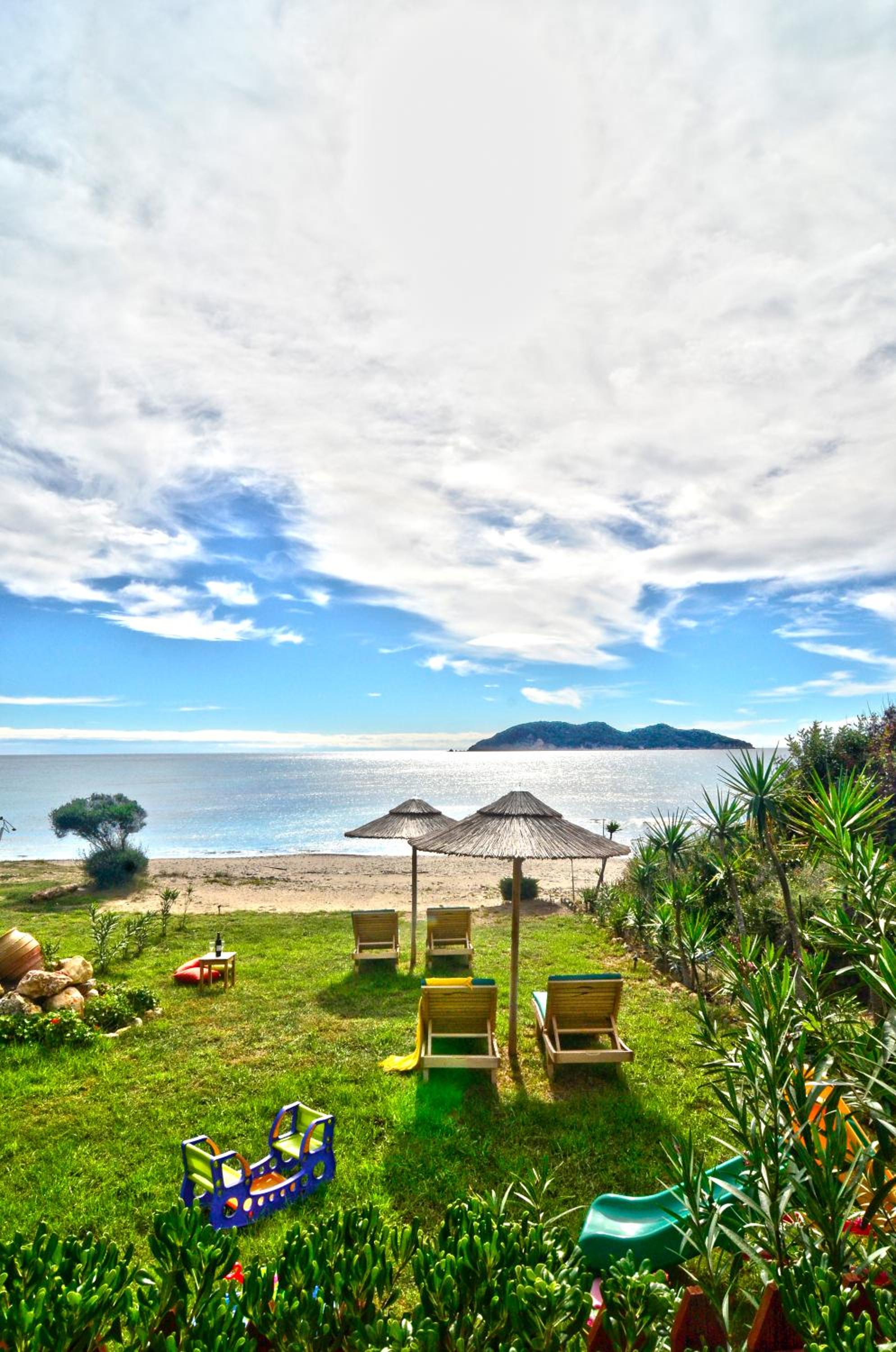 Beachfront Elena Villa with Mini Pool and Spa photo 4