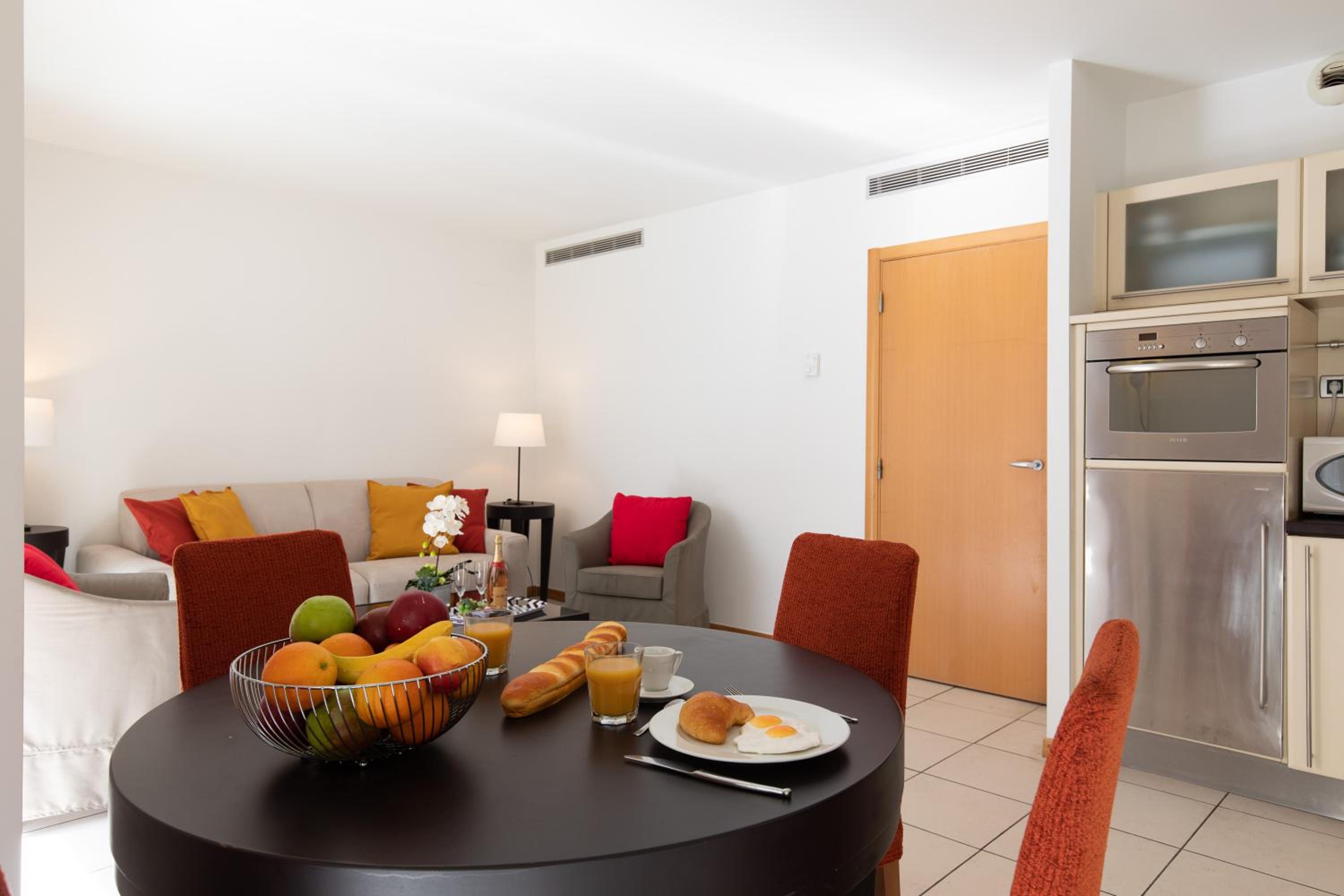 Pavillon Riviera Yourhosthelper — 9