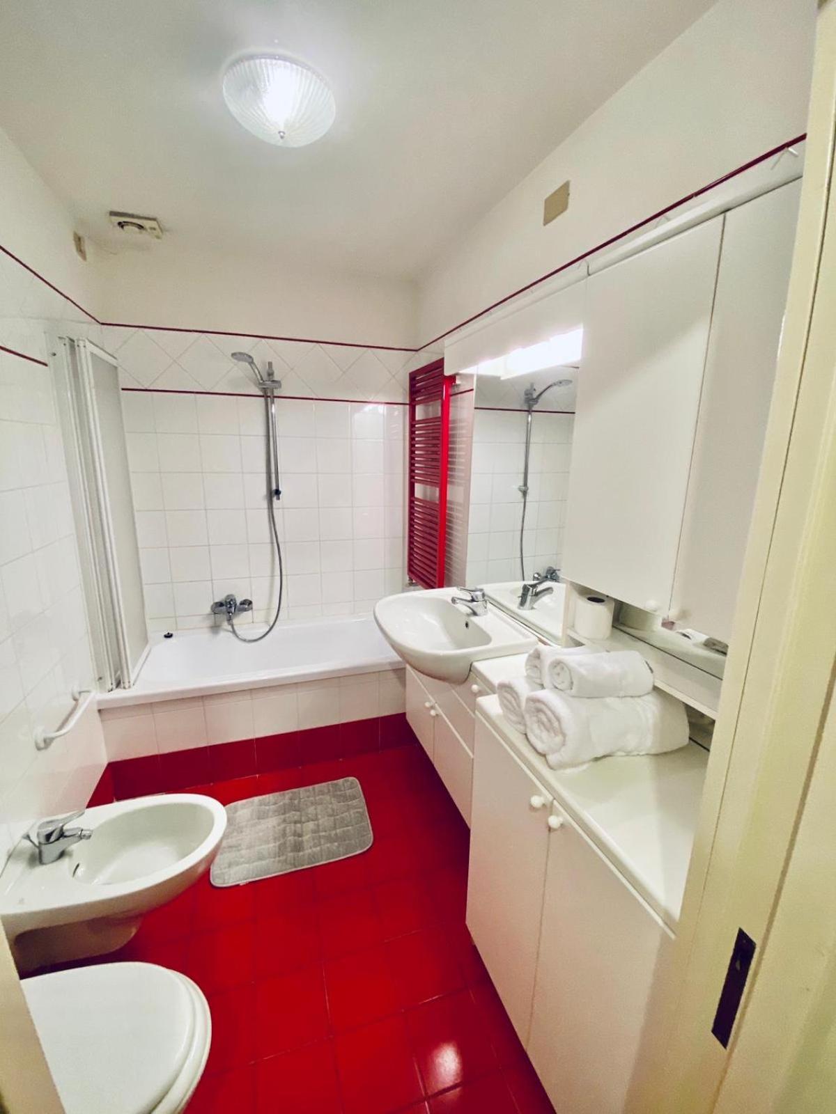 Hesperia Apartment