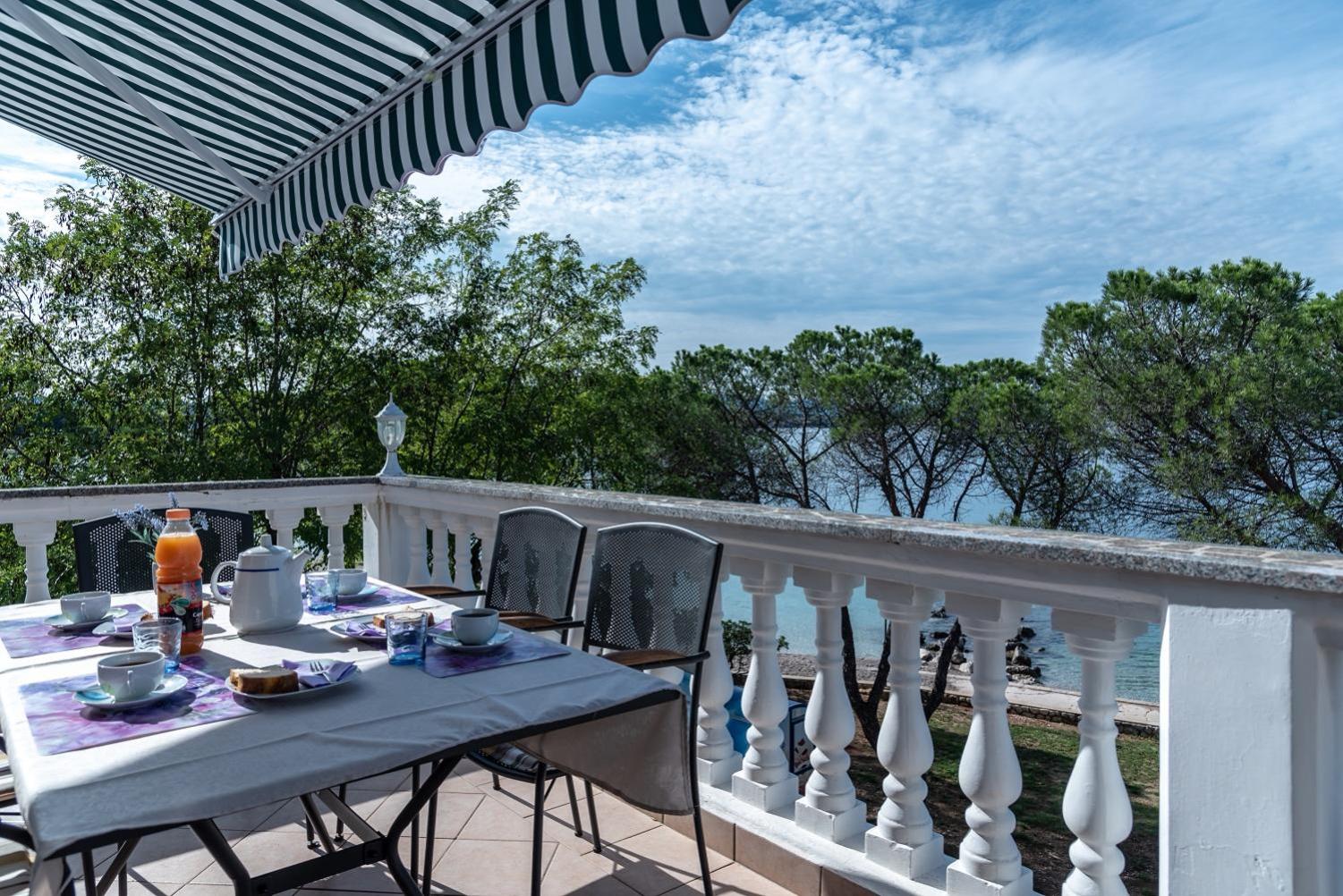 Apartment Bor - on the beach view 3