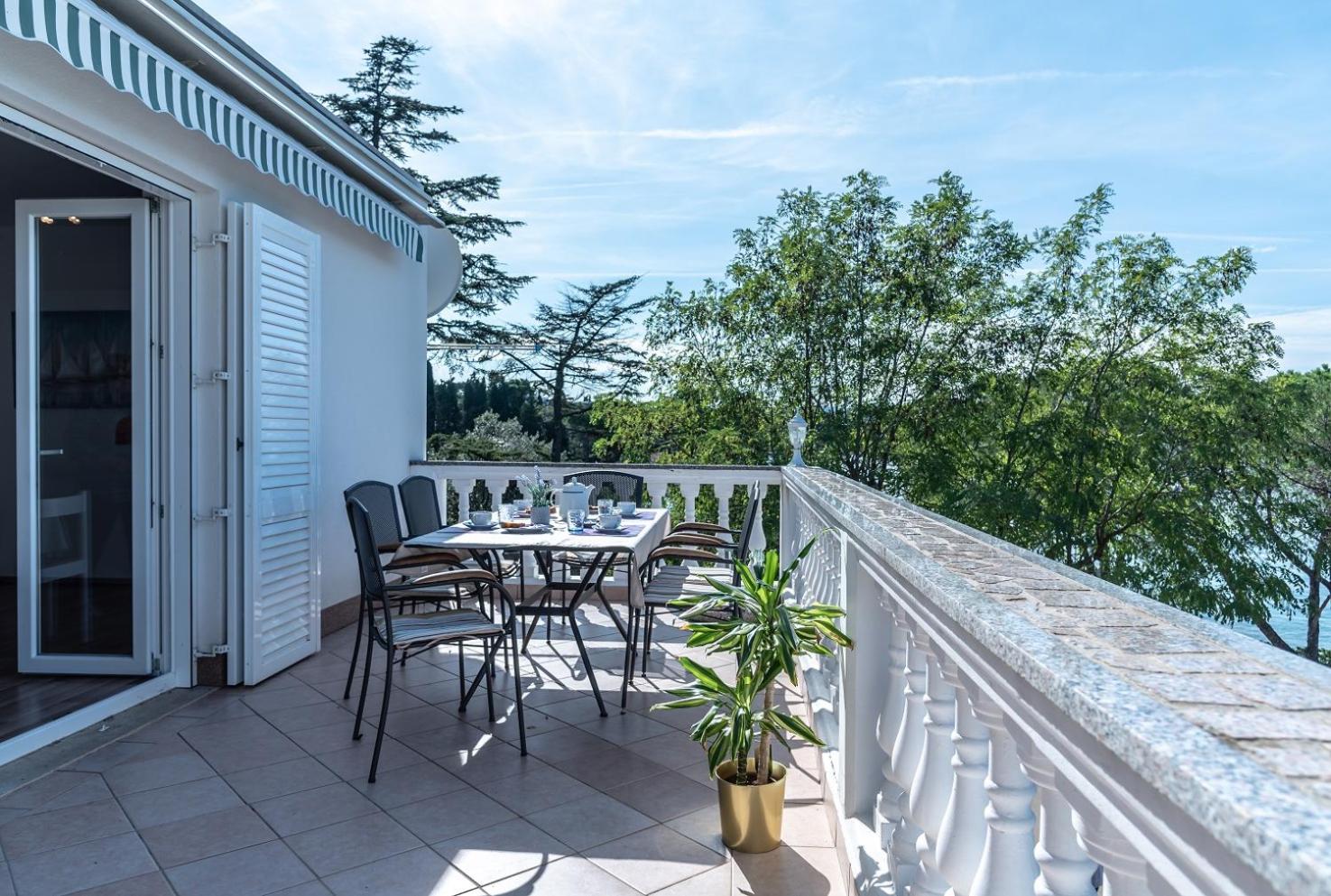 Apartment Bor - on the beach view 5
