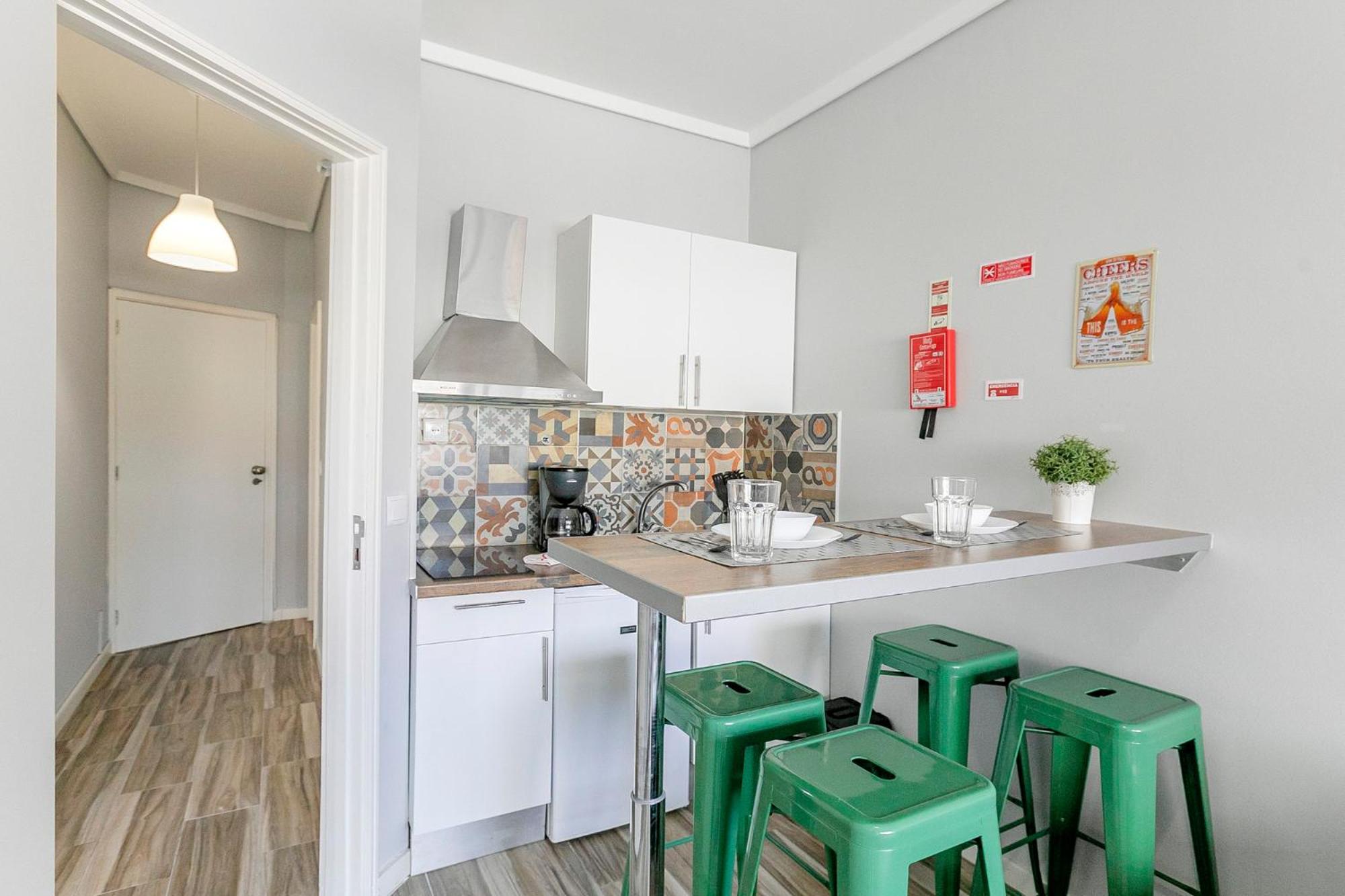 Porto Stanza - 1BR Flat Downtown with Patio by LovelyStay