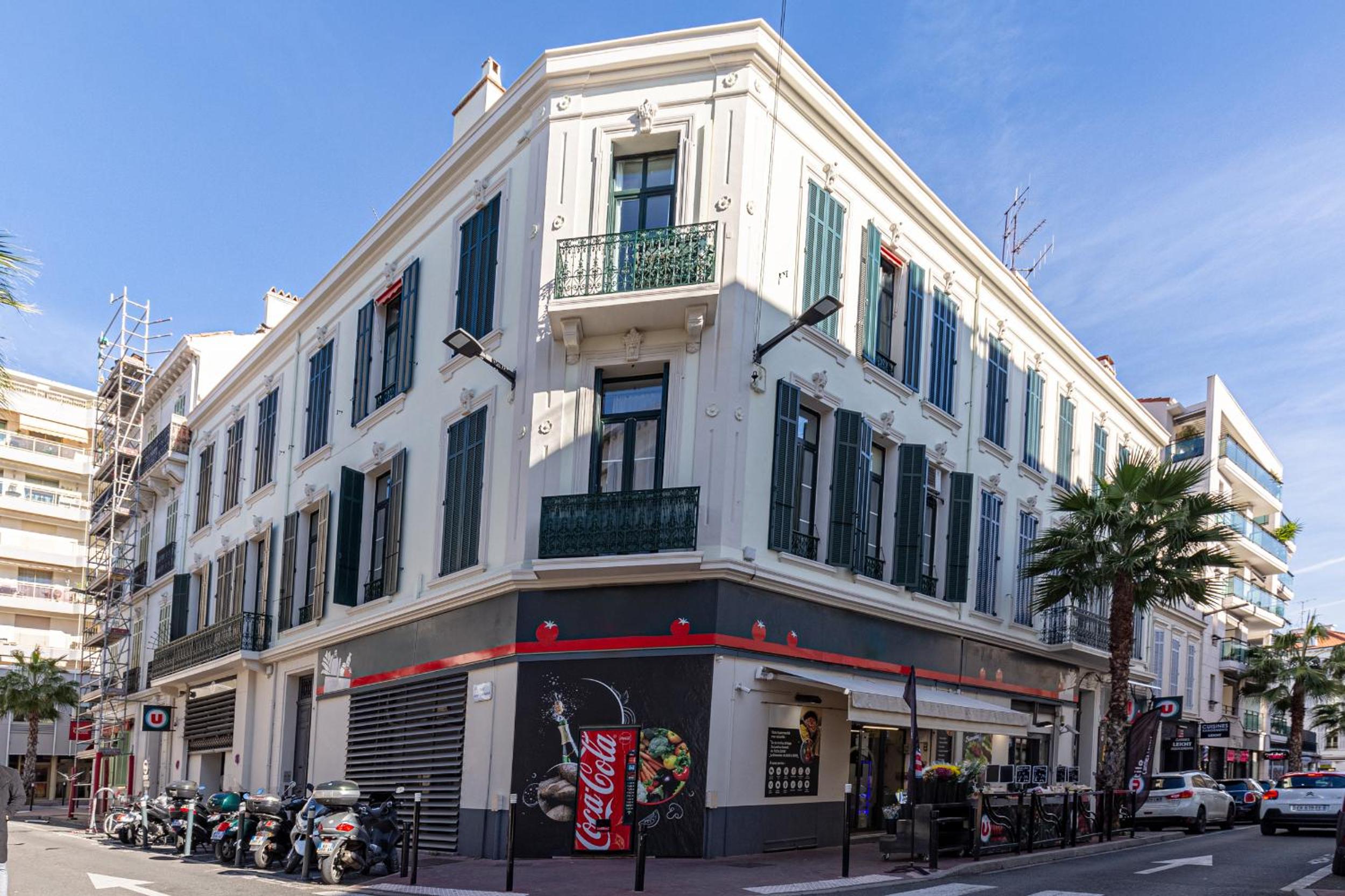 Cannes-Hyper-Centre view 3