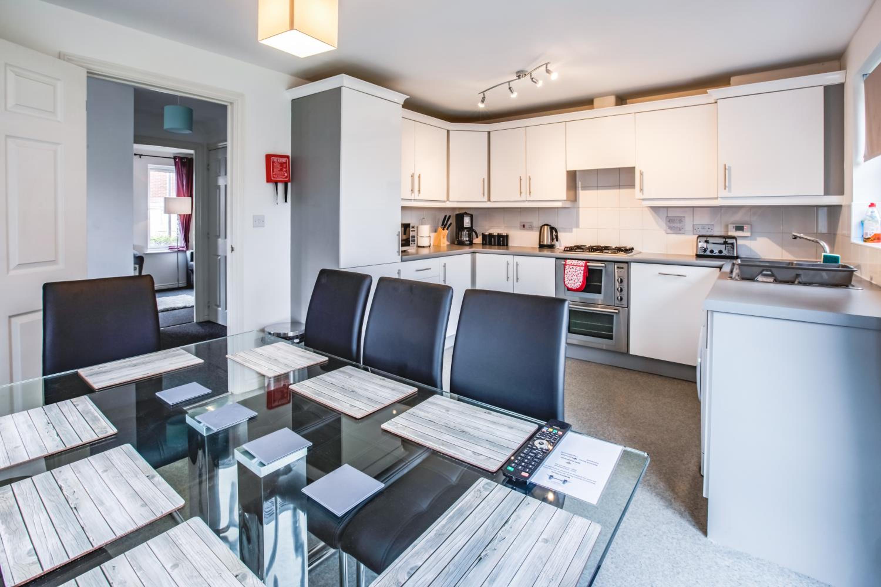 Watkins House by Cliftonvalley Apartments