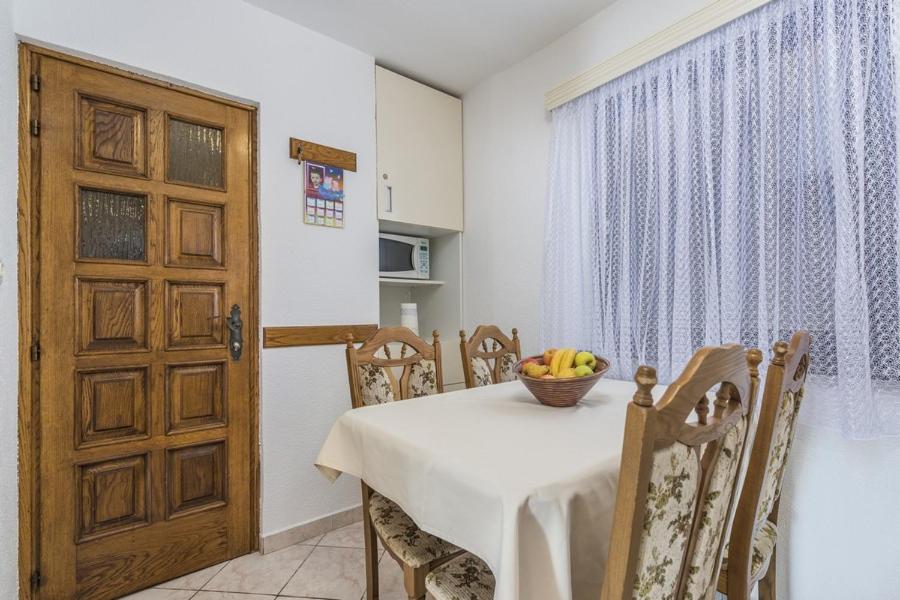 Meressa Leonardo Apartment