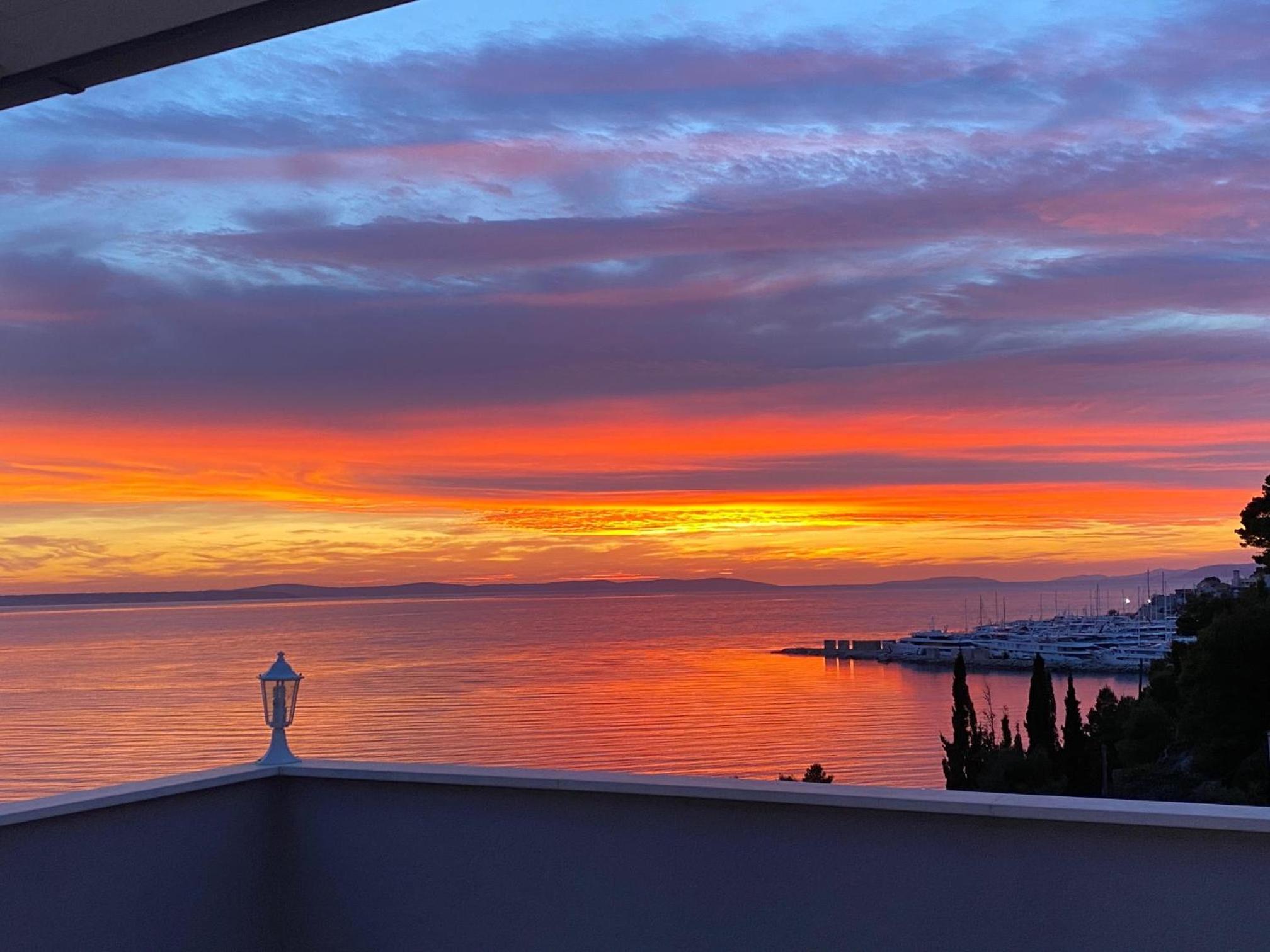 Luxury Sea View Apartment view 2