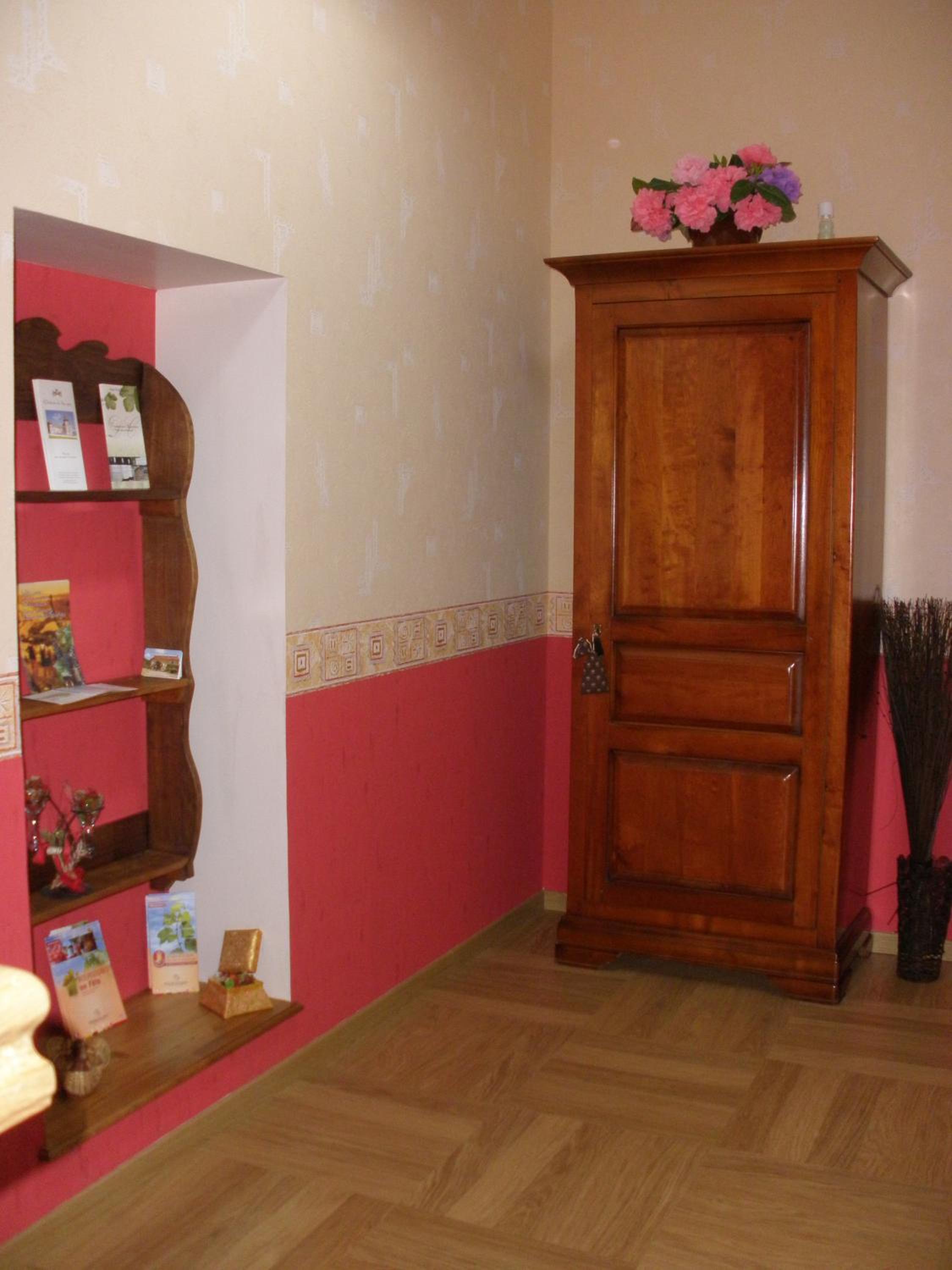 Photo 33
