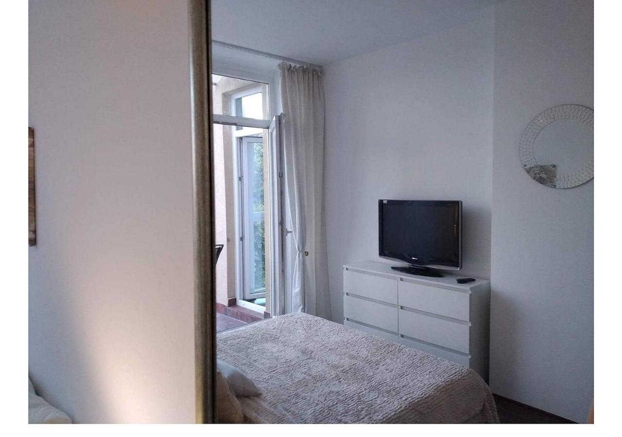 Sunny Penthouse with roof gardens overlooking the Warsaw Palace of Culture view 3